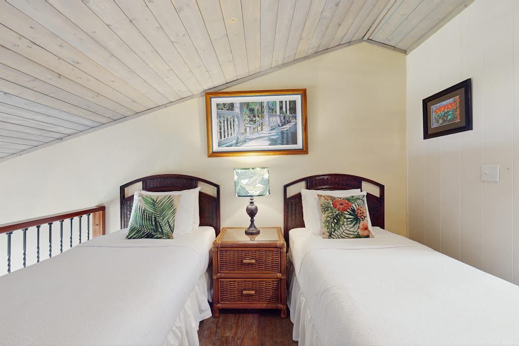 Mahina Surf 221 | 2 Bed Lahaina, HI Condo | Vacasa