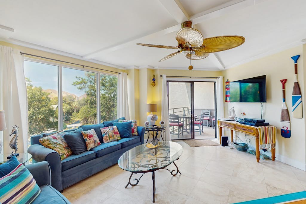 Stunningly remodeled 3rd floor villa with ocean views — Hilton Head, SC — vacation rental