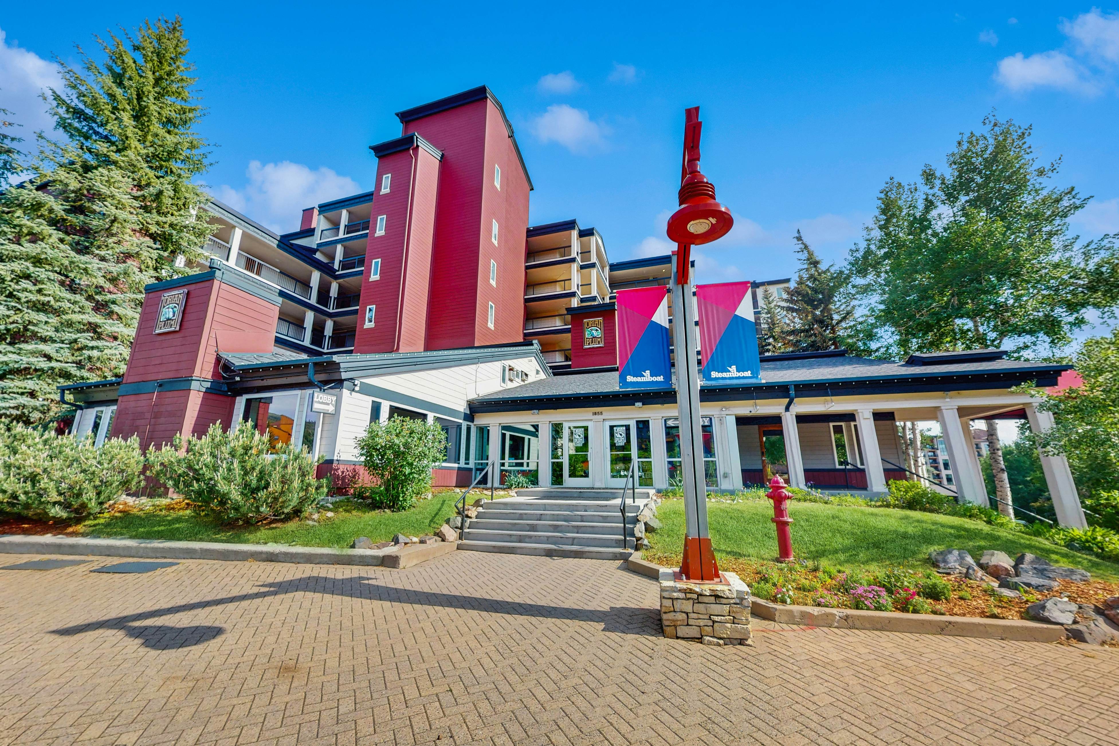 Torian Plum Plaza 304