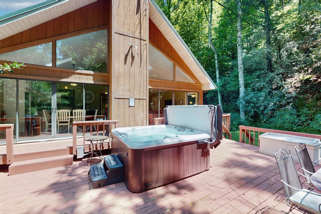 Creekside Retreat | 2 Bed Morganton, GA Cabin | Vacasa