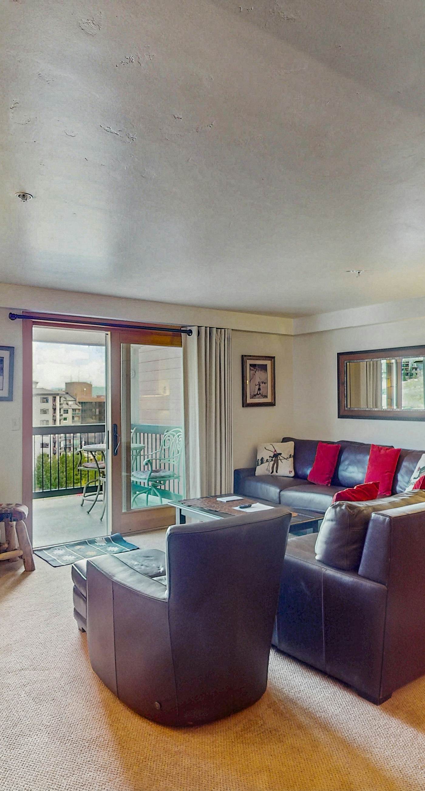 Torian Plum Plaza 705