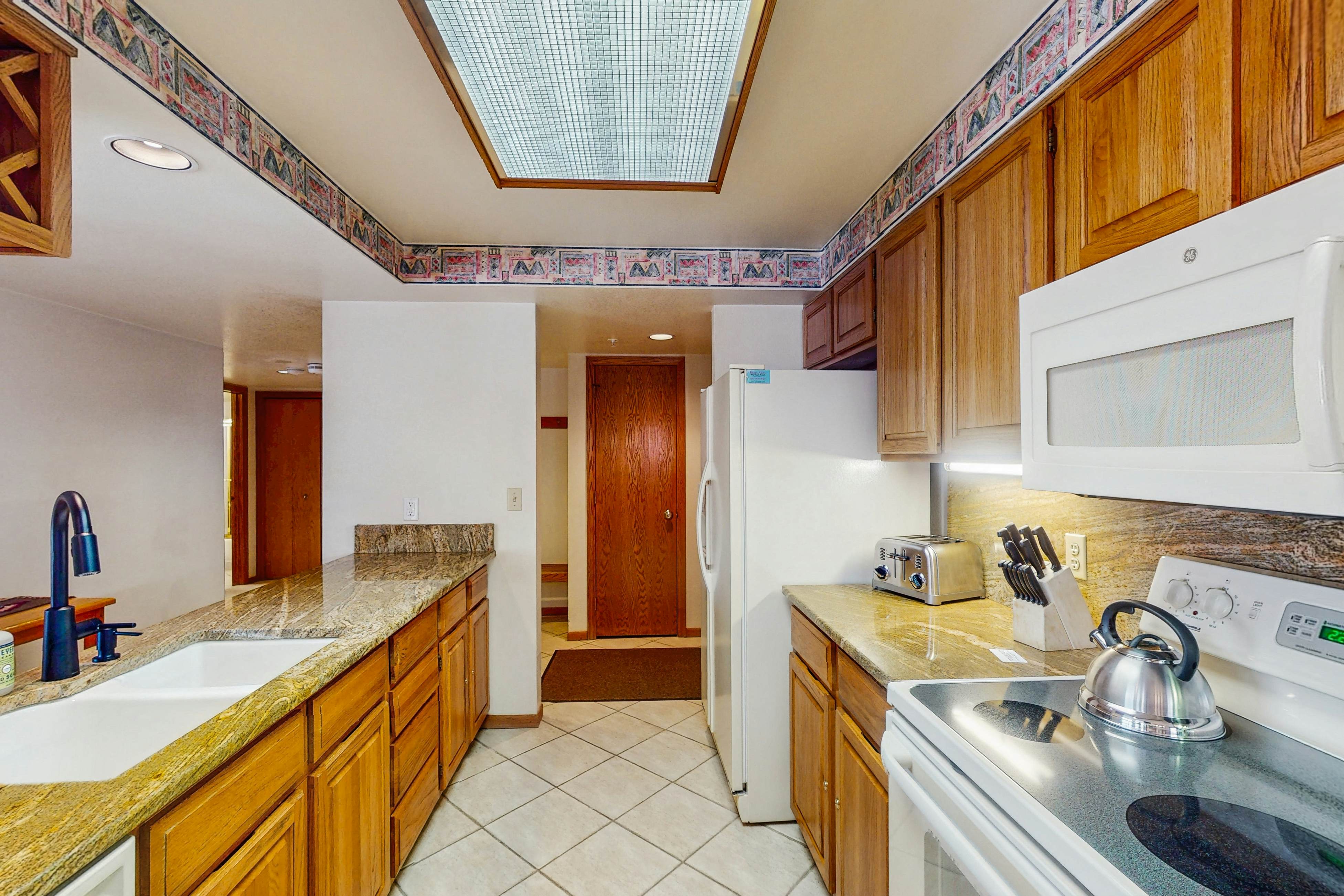 Torian Plum Plaza 304