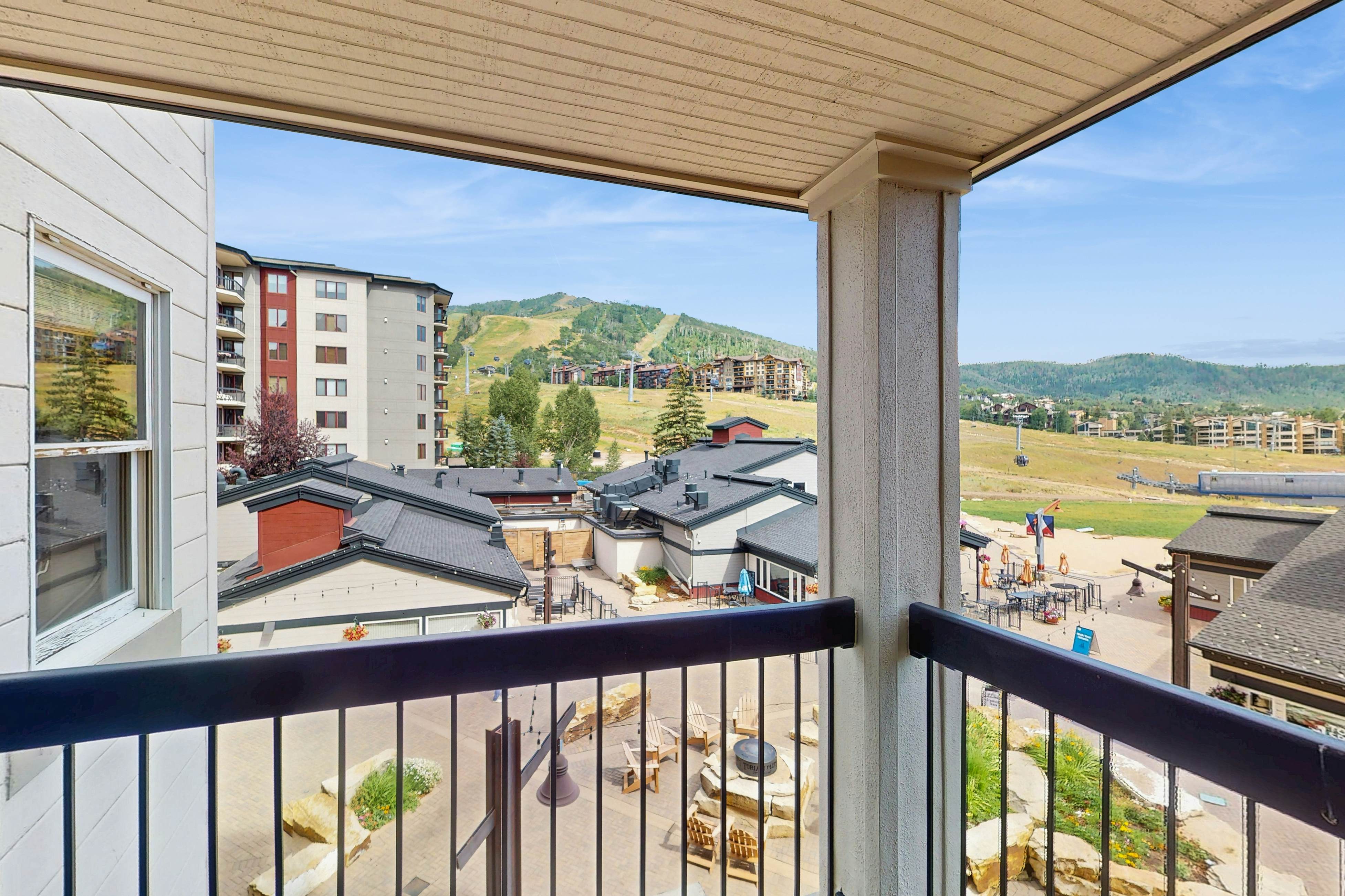 Torian Plum Plaza 304