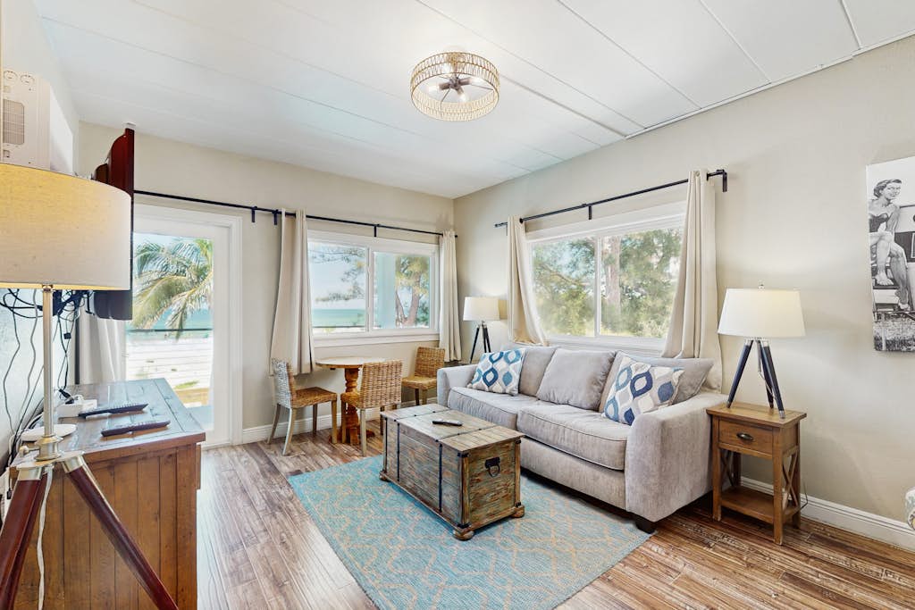 Gulf front condo beach access full kitchen and central AC — Indian Shores, FL — vacation rental
