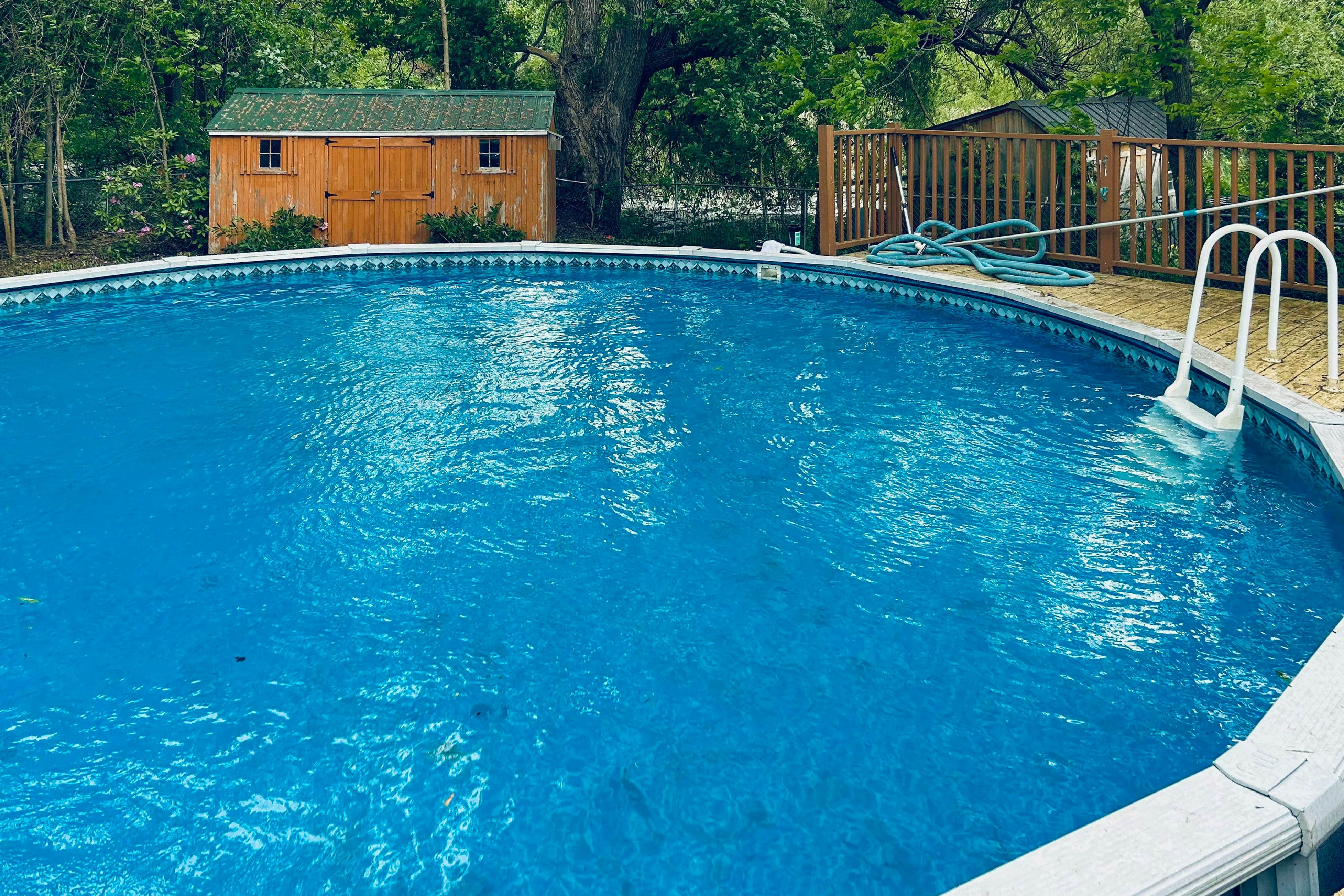 The Artist's Lakeside Hideaway