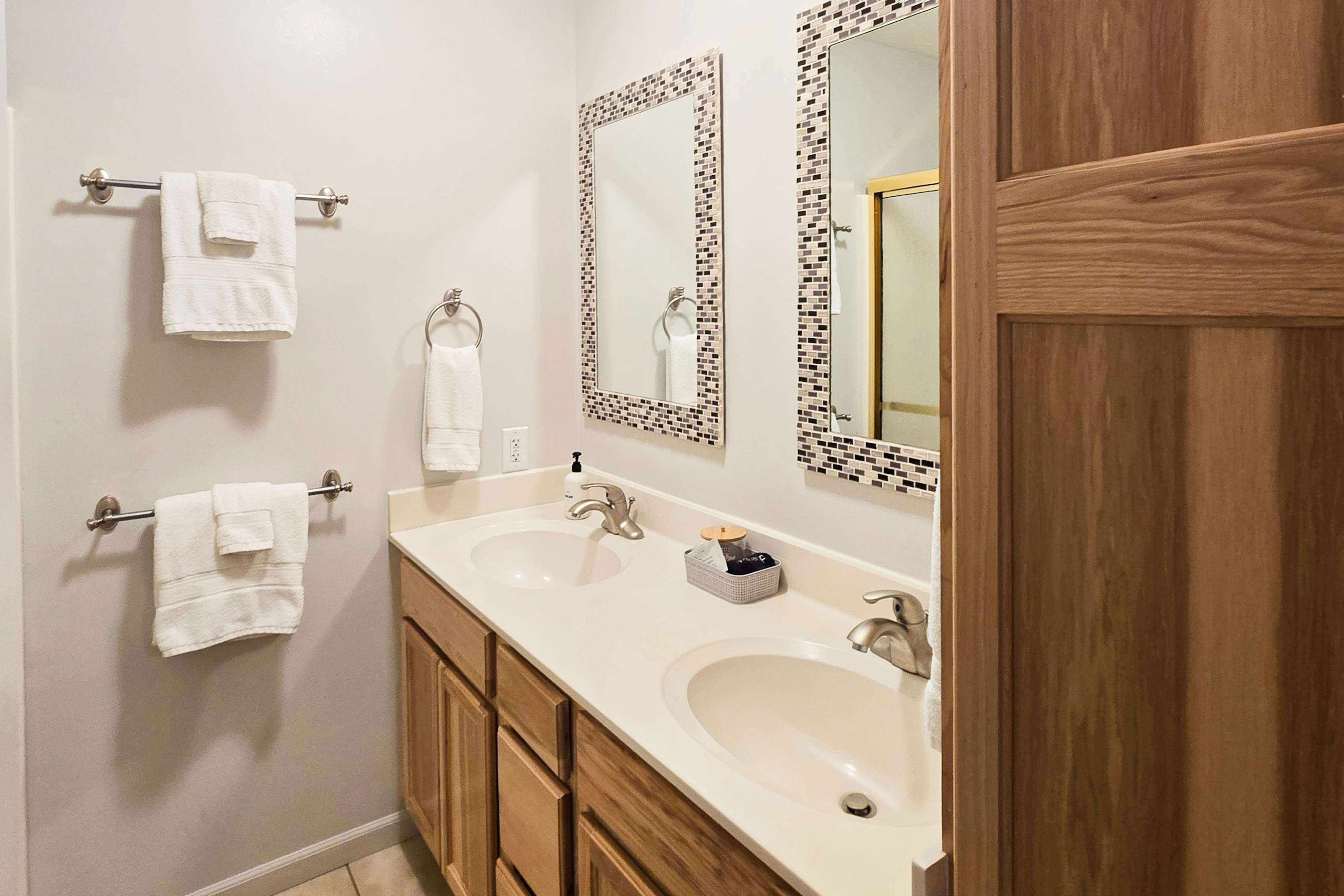 Dune Hideaway: On Little Glen Lake