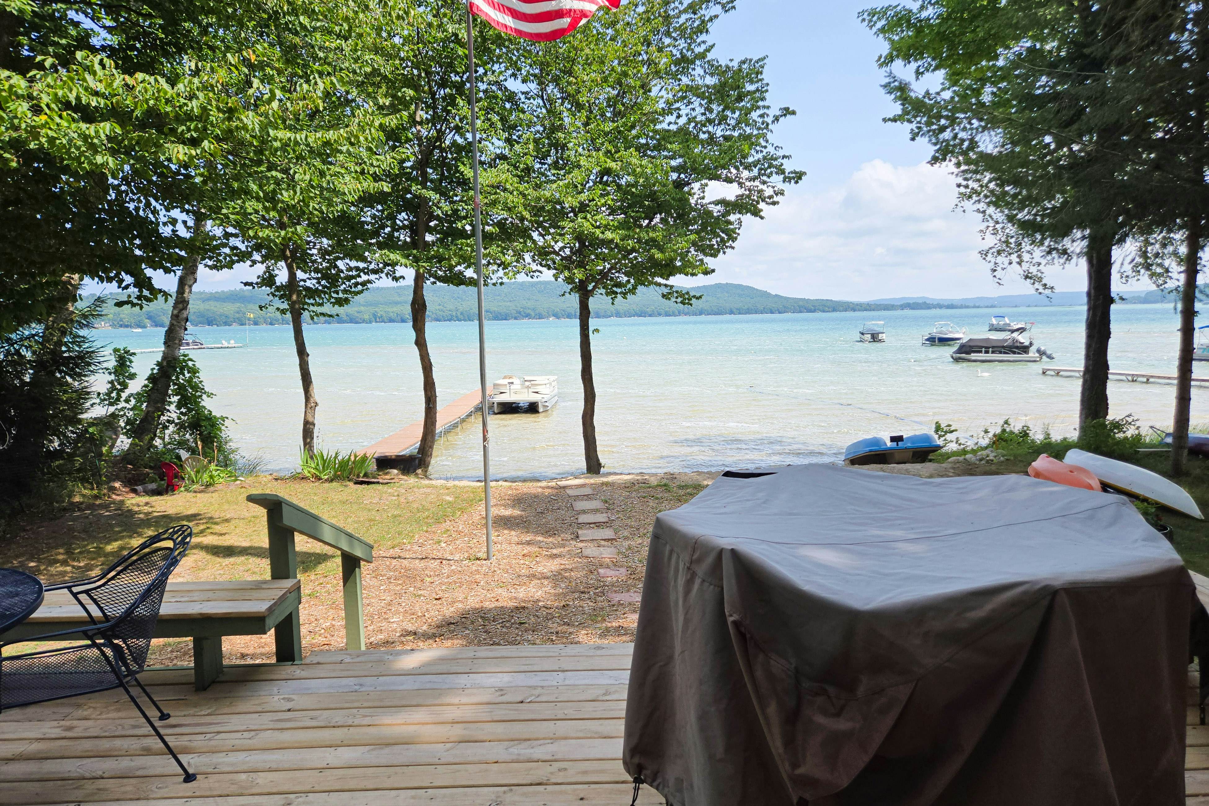 Dune Hideaway: On Little Glen Lake