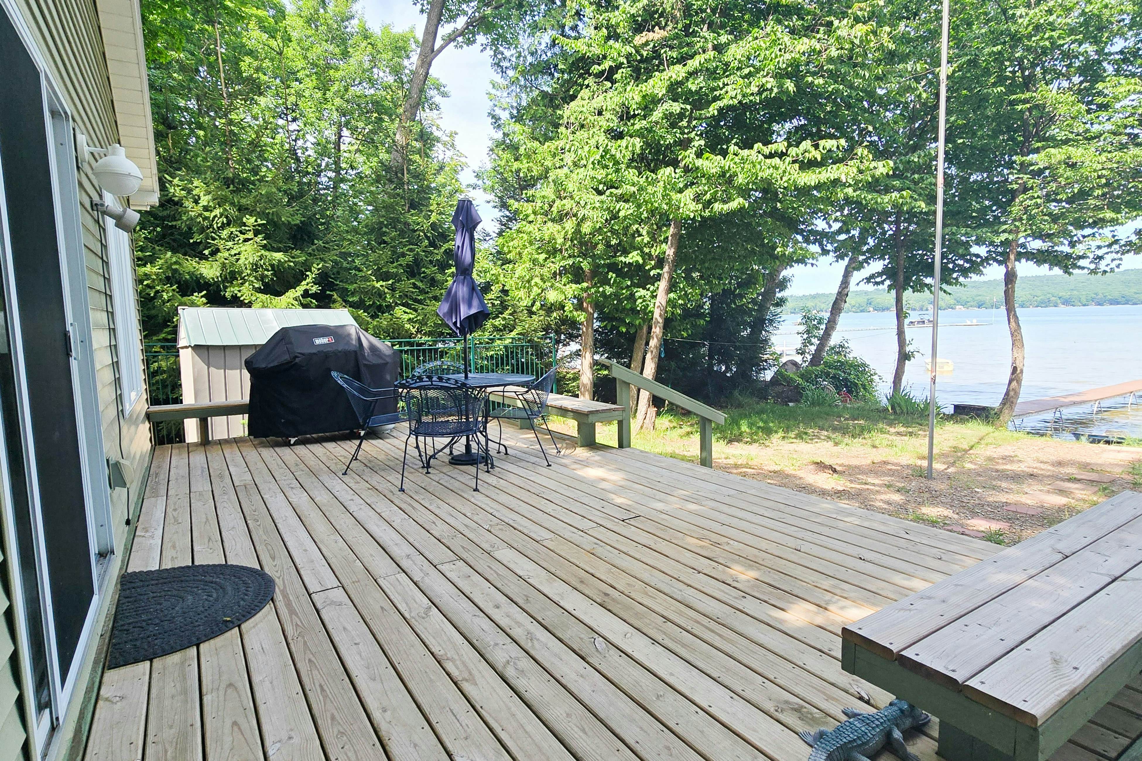 Dune Hideaway: On Little Glen Lake