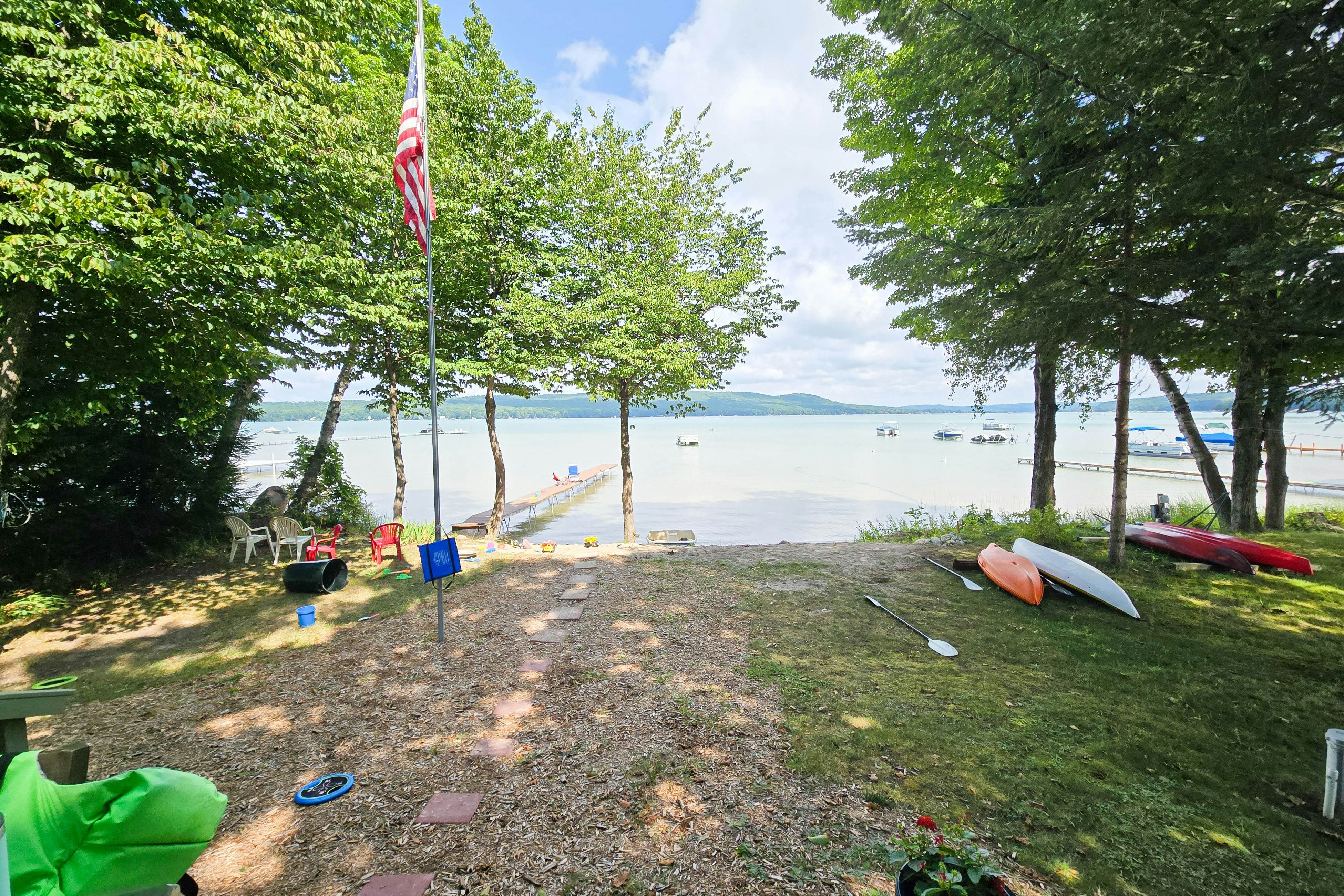 Dune Hideaway: On Little Glen Lake