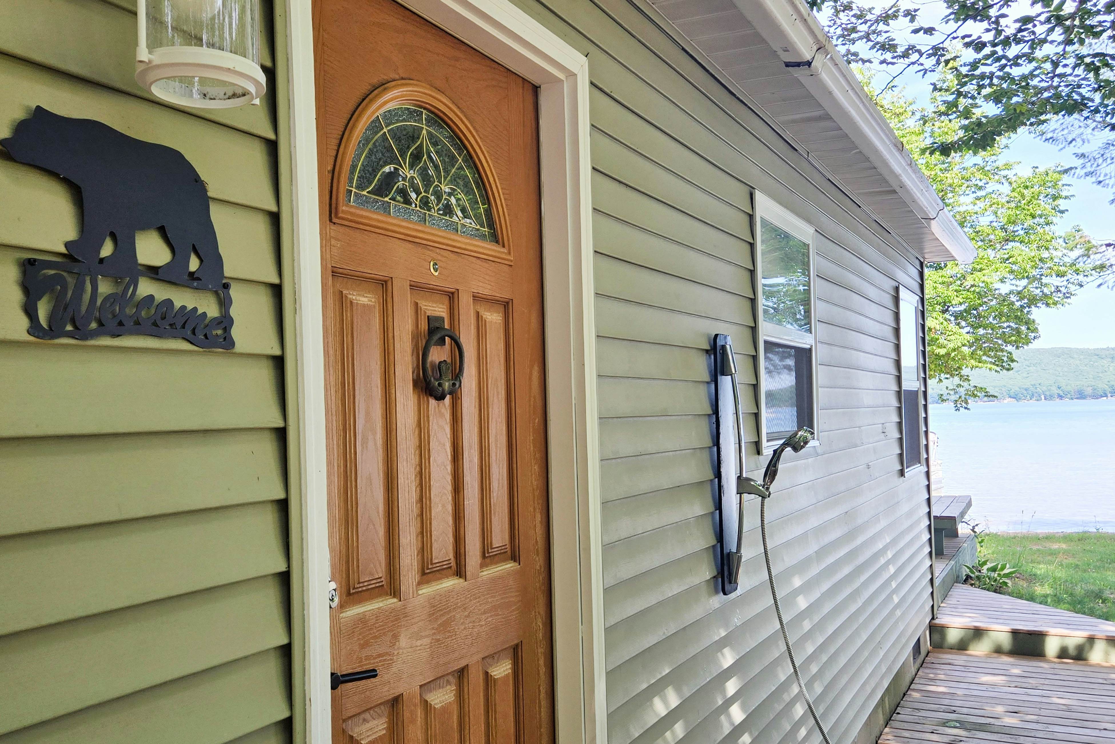 Dune Hideaway: On Little Glen Lake