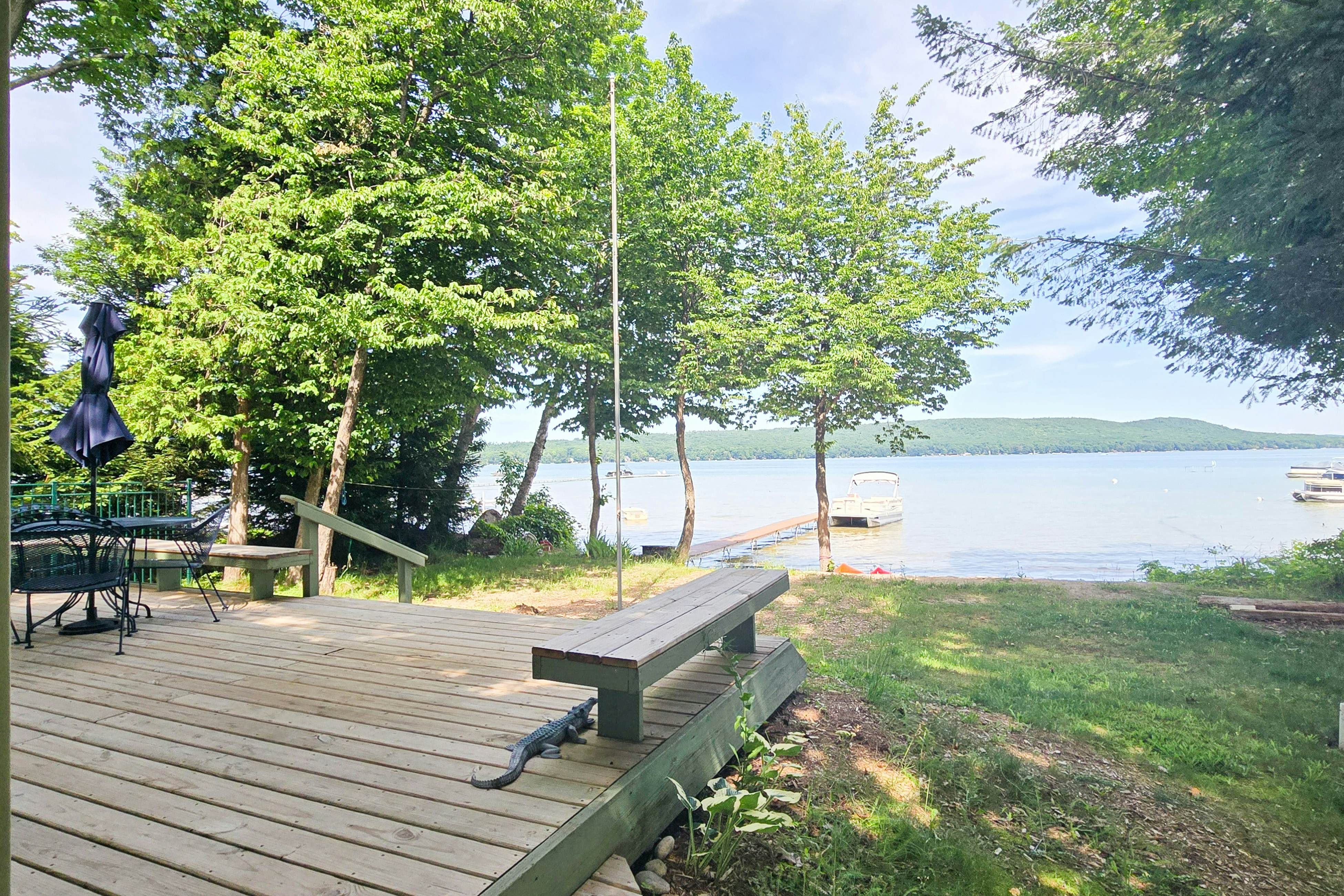 Dune Hideaway: On Little Glen Lake