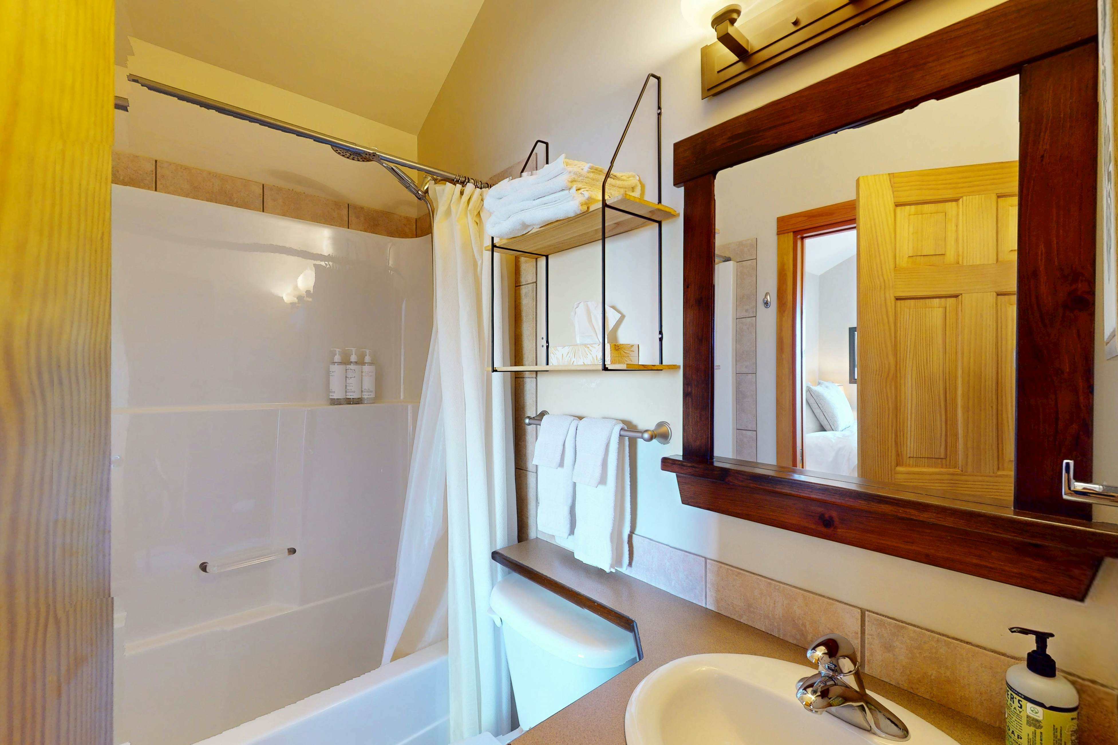 Cedar Lodge Escape at Whitetail Townhomes 21