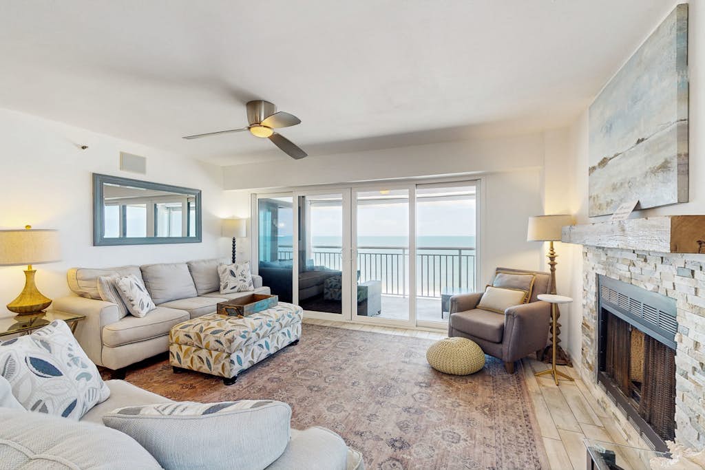 5th floor beachfront condo w private balcony WD on site outdoor pool and AC — Indian Shores, FL — vacation rental