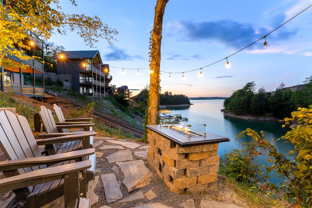 Lakefront Cabin, Sleeps 14, Private Pool, Game room — Sevierville, TN — vacation rental