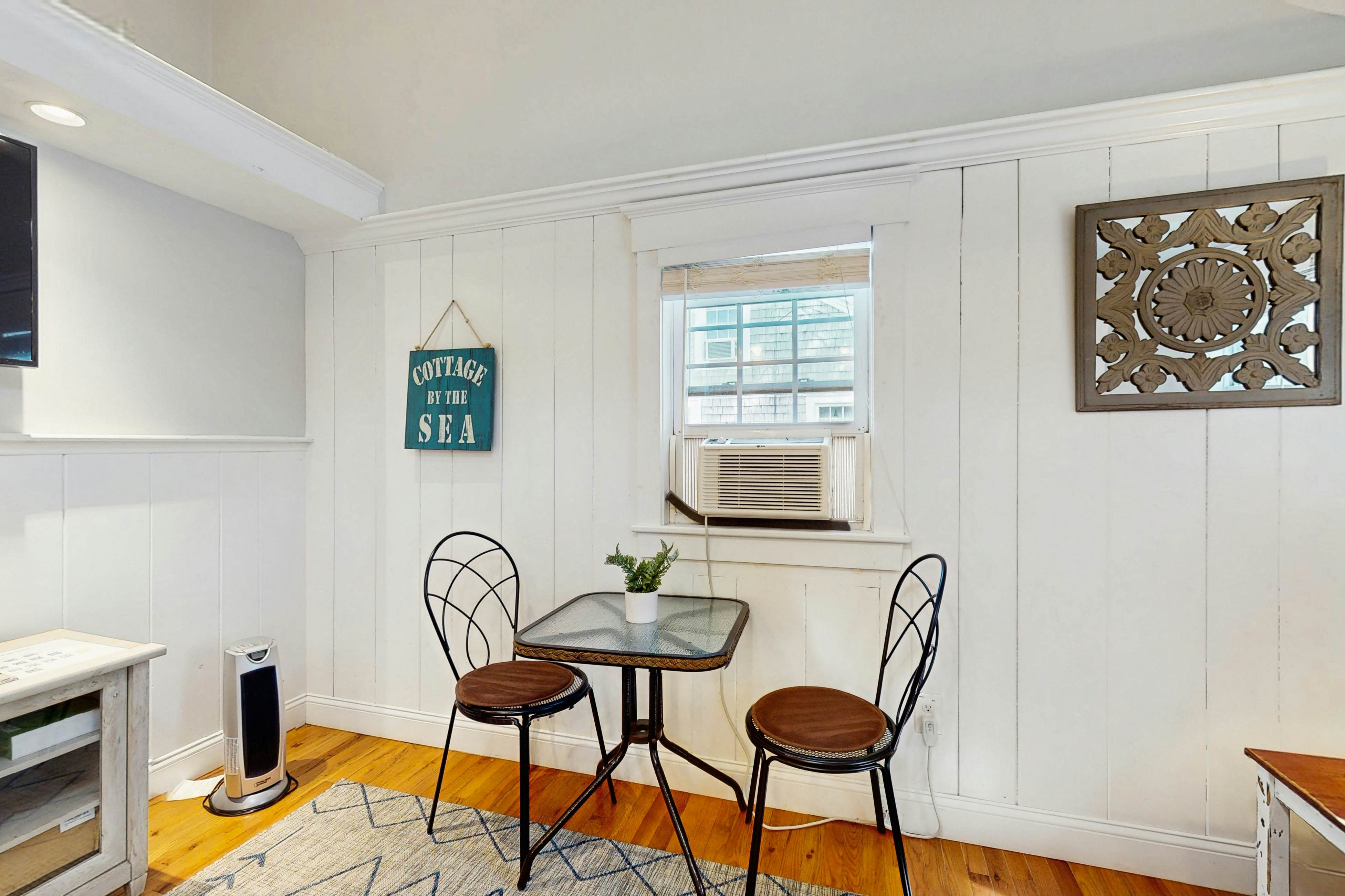 Salty Kisses Unit 22