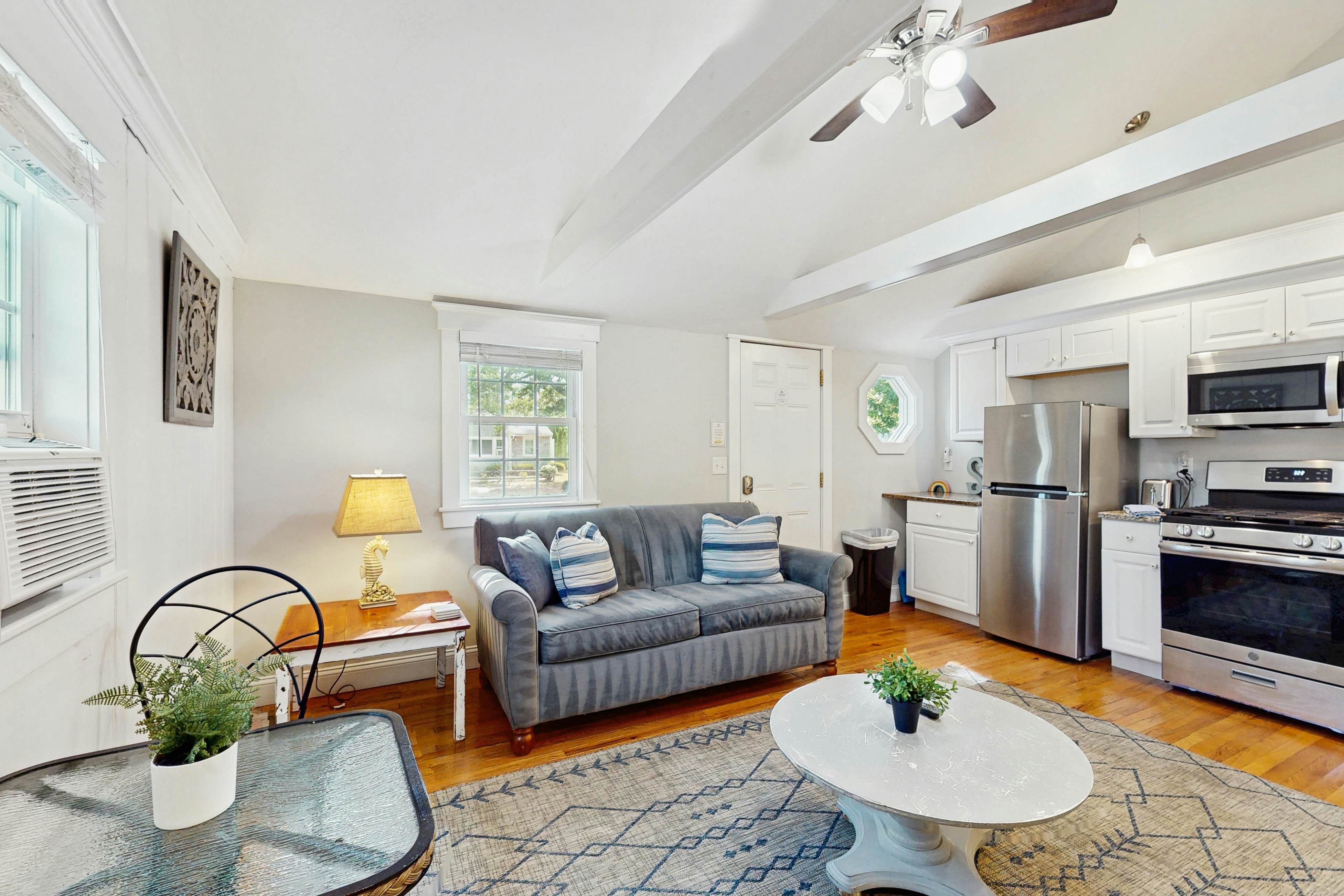 Salty Kisses Unit 22