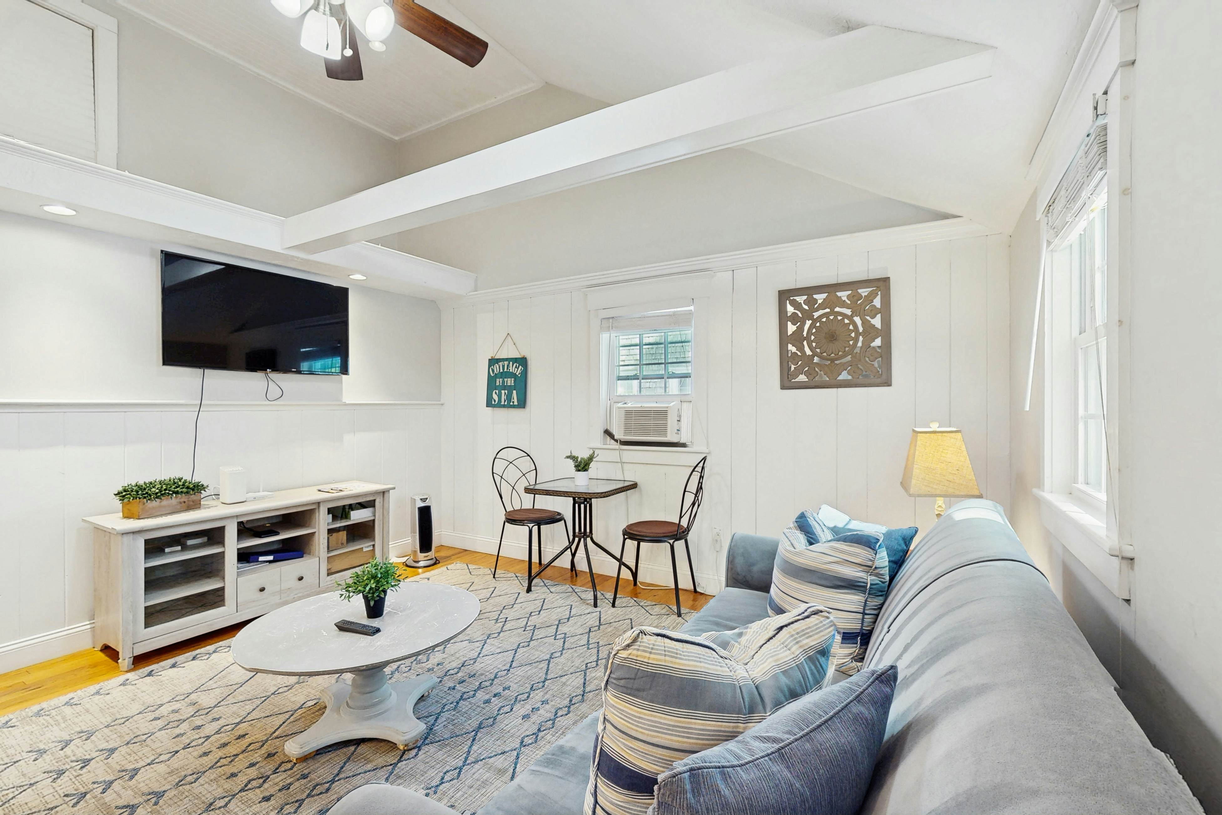 Salty Kisses Unit 22