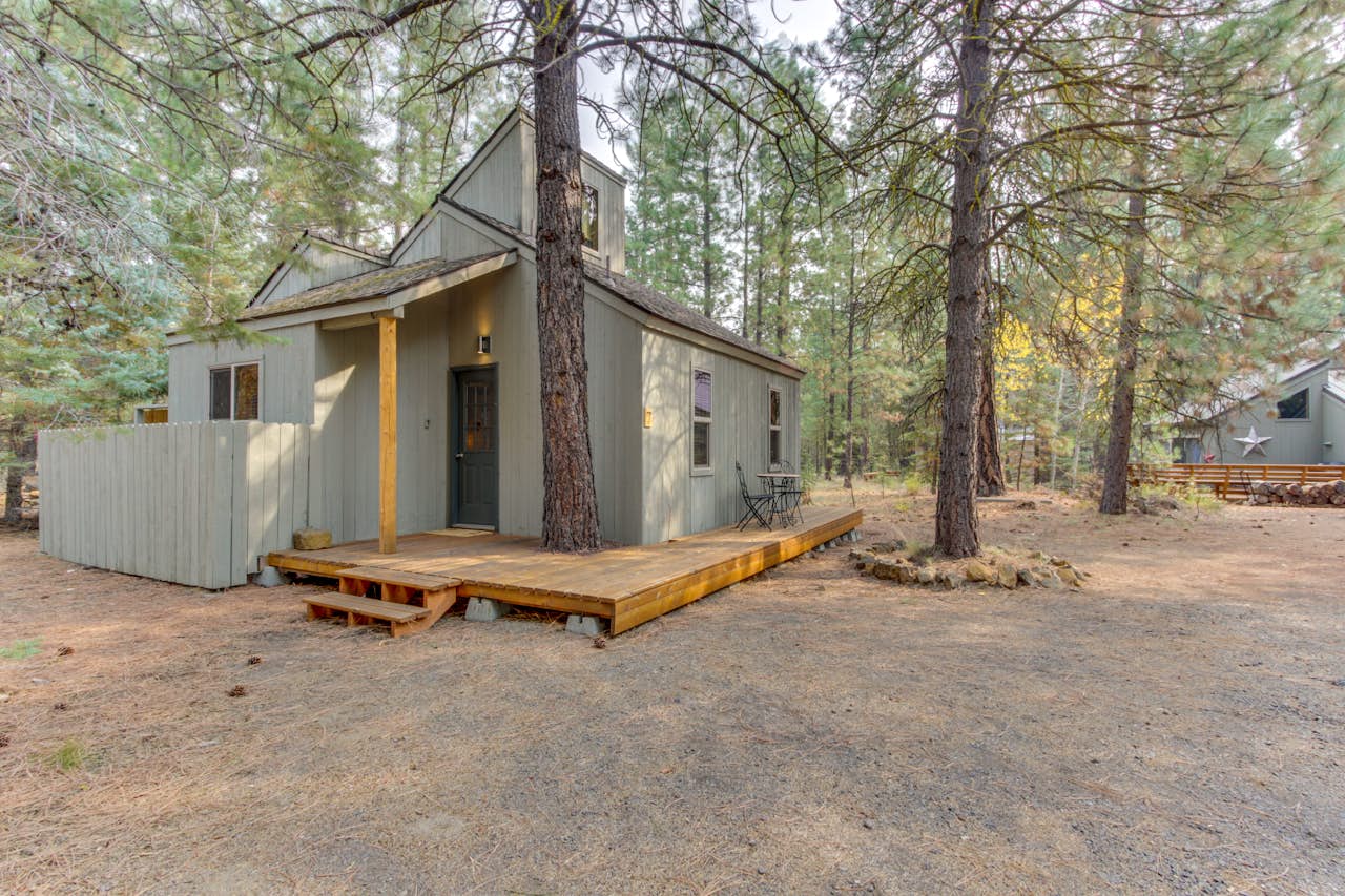 Lucky 7 1 BD Vacation Rental in Black Butte Ranch, OR Vacasa