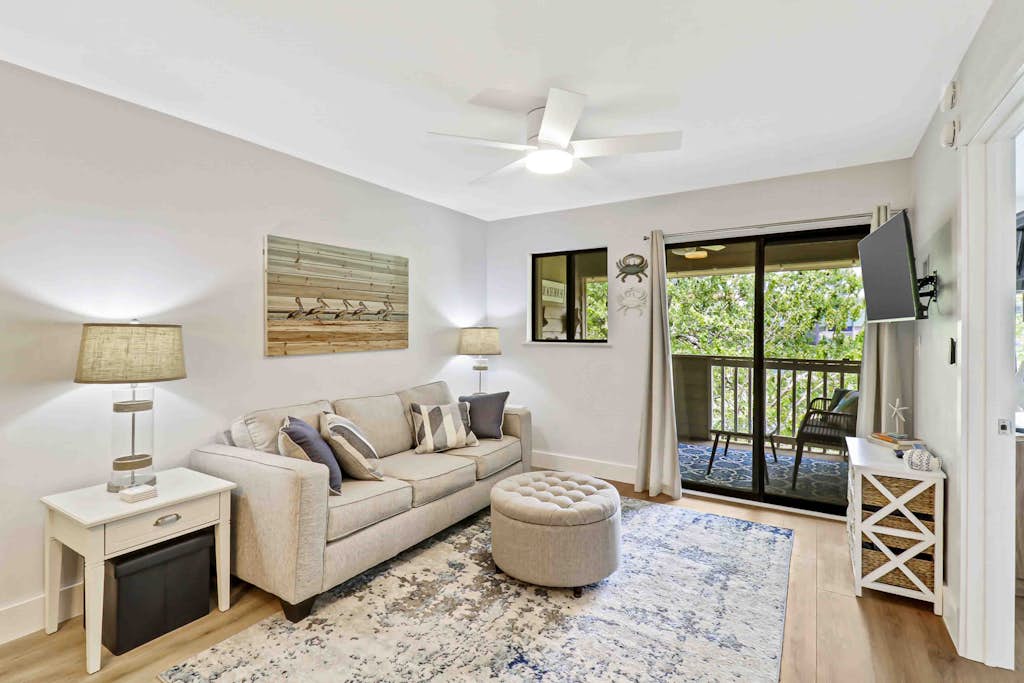 Southern Condo with on-site pools, tennis, and basketball court — Hilton Head, SC — vacation rental