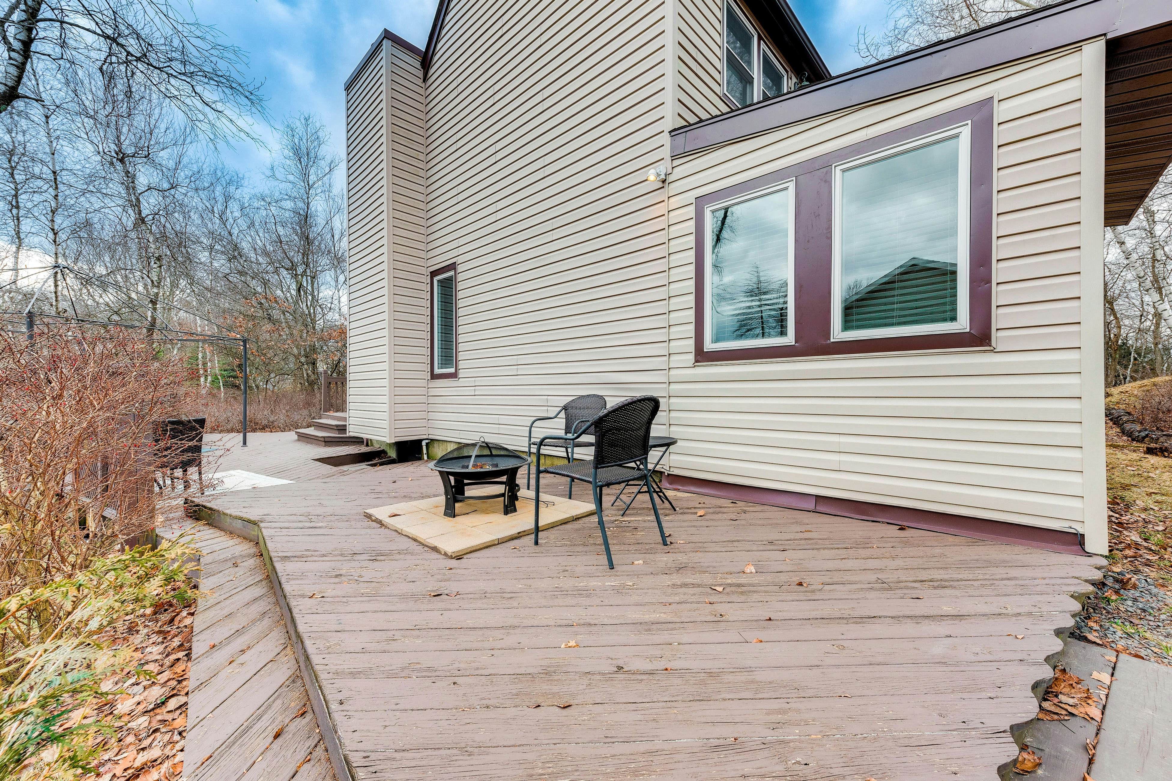 Emerald Lakes Getaway