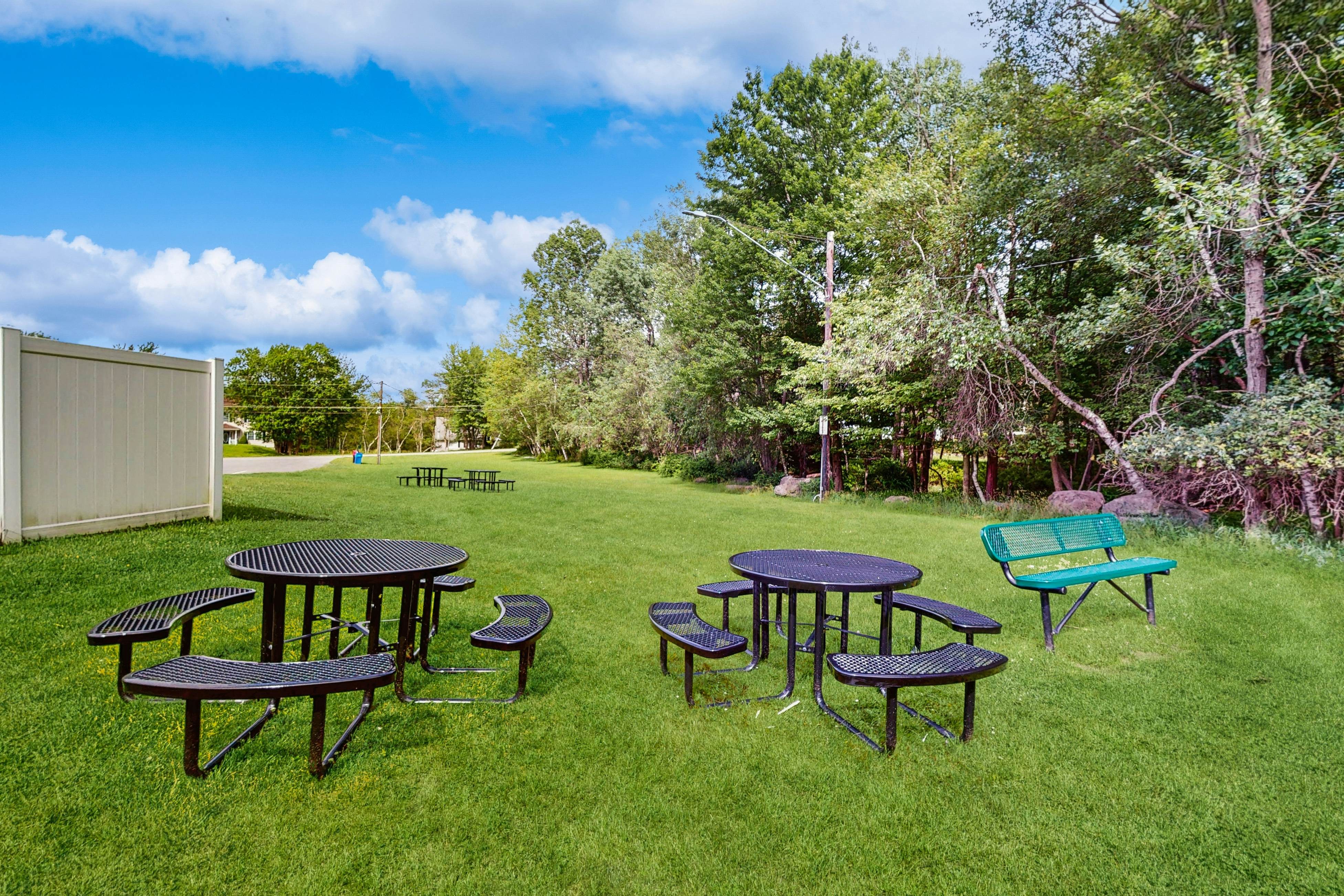 Emerald Lakes Getaway