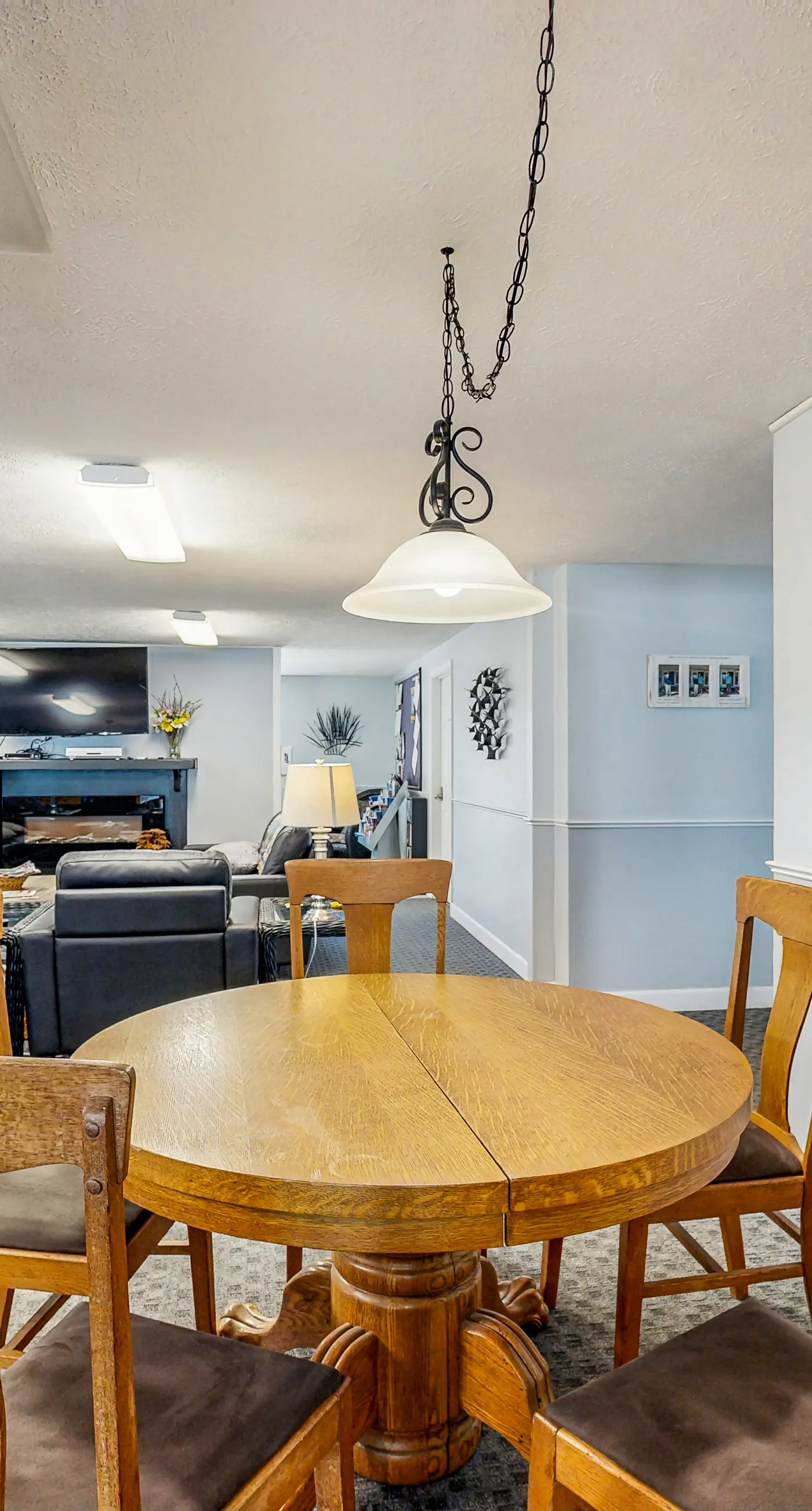 Wellington Manor 240