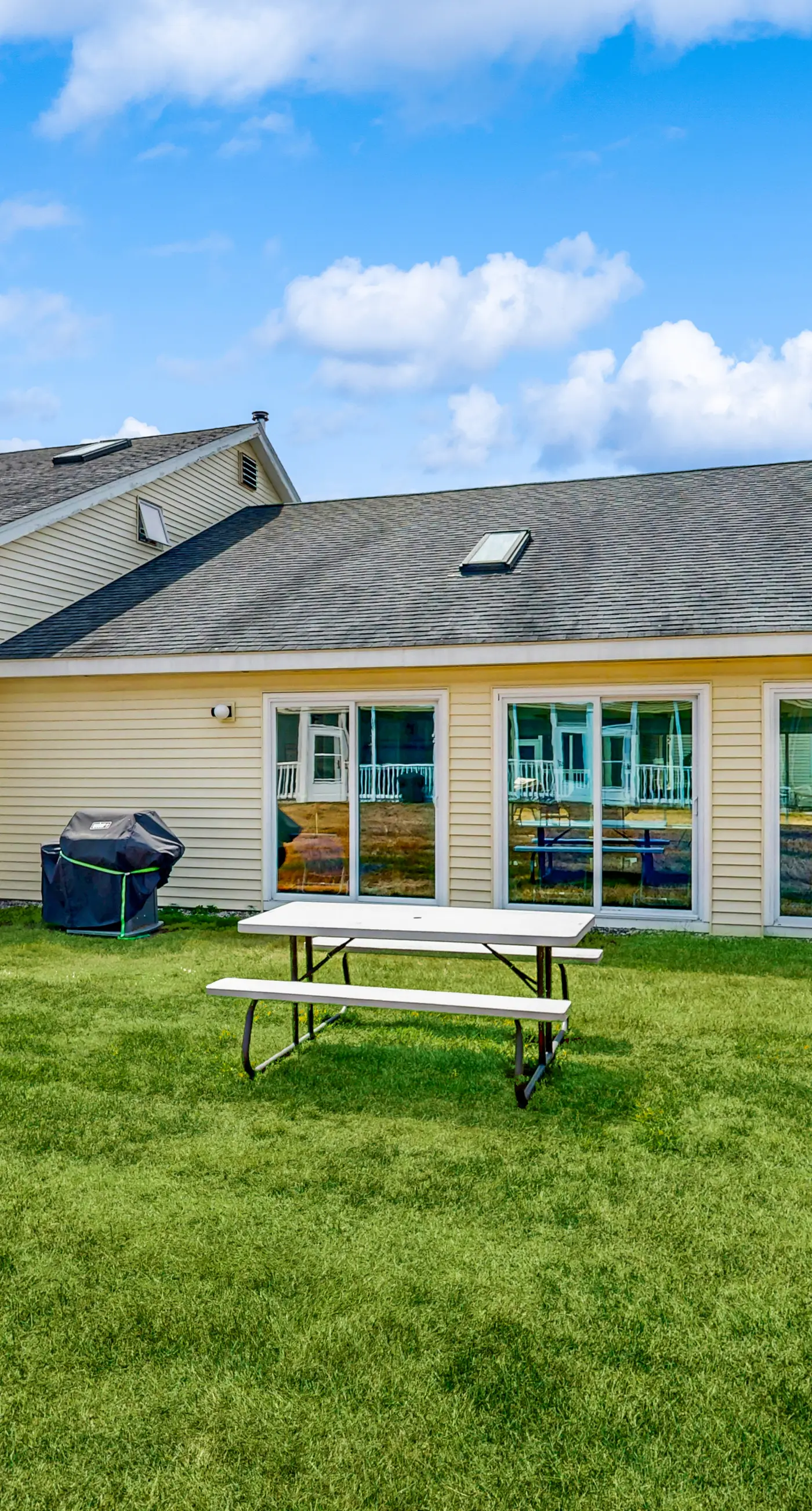 Wellington Manor 240