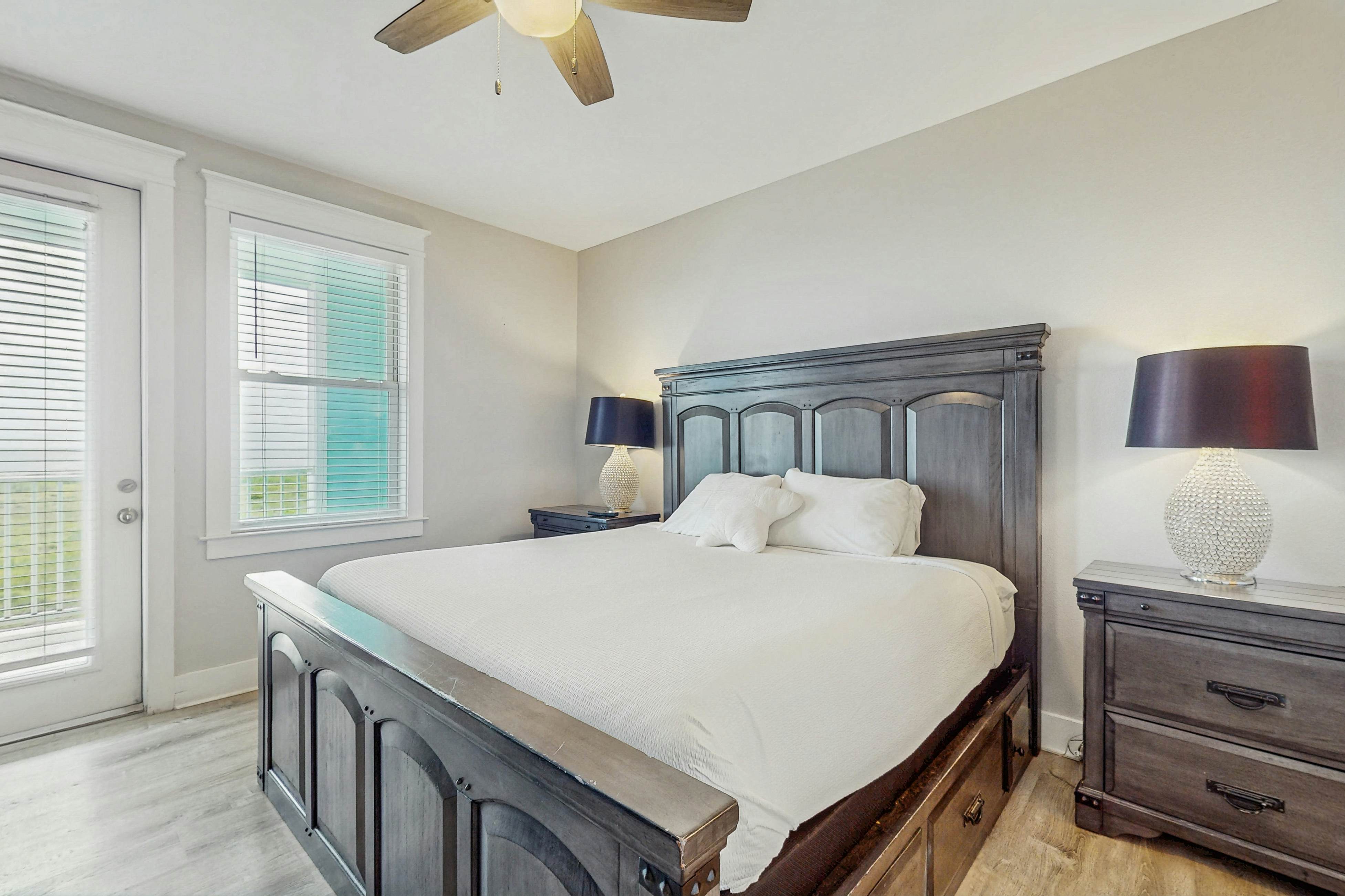 Pointe West Resort - Treasure on the Beach