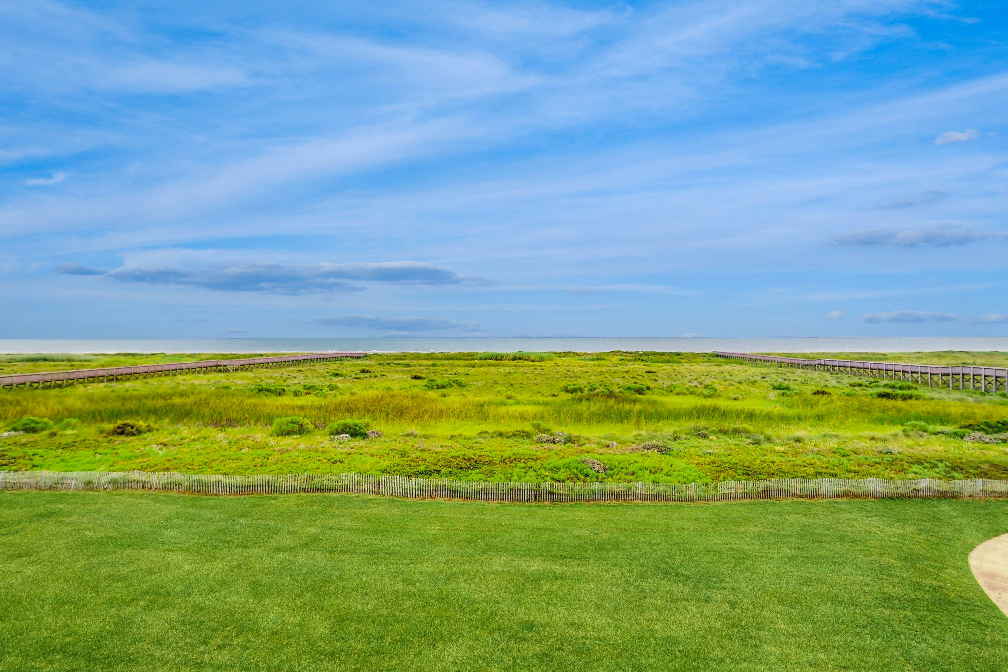 Pointe West Resort - Treasure on the Beach