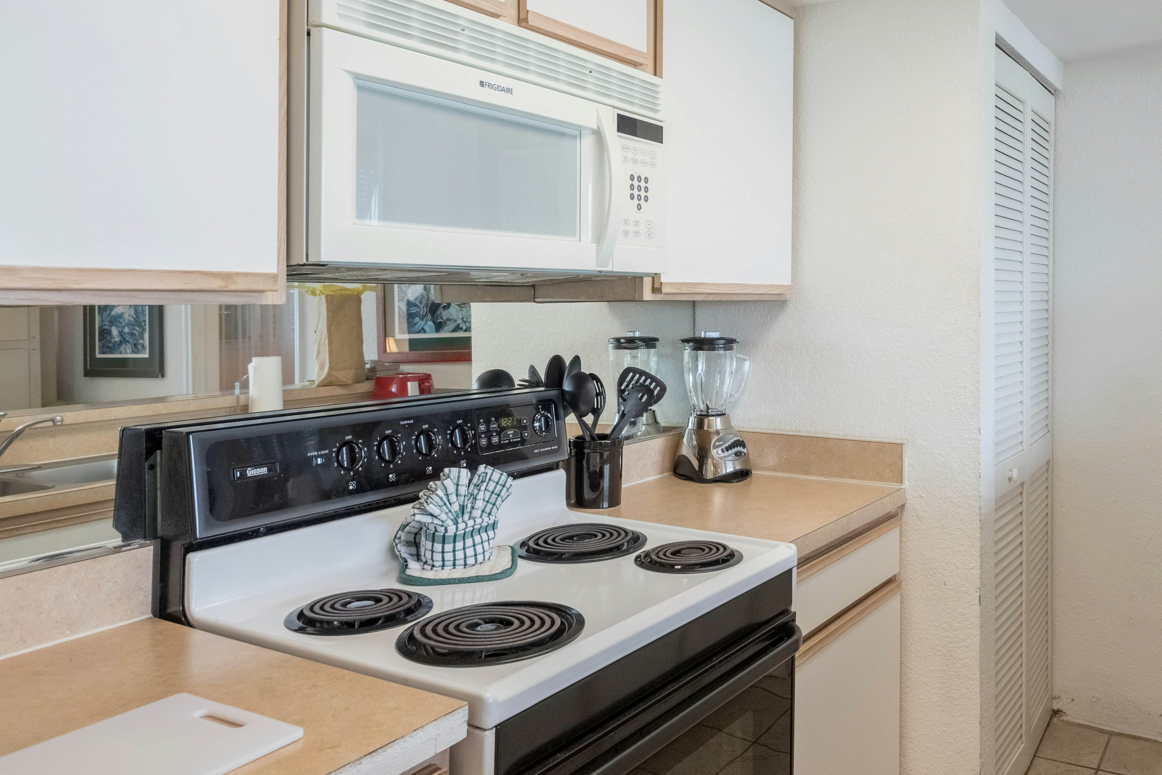 Sunrise Suites - Saint Croix Suite 212