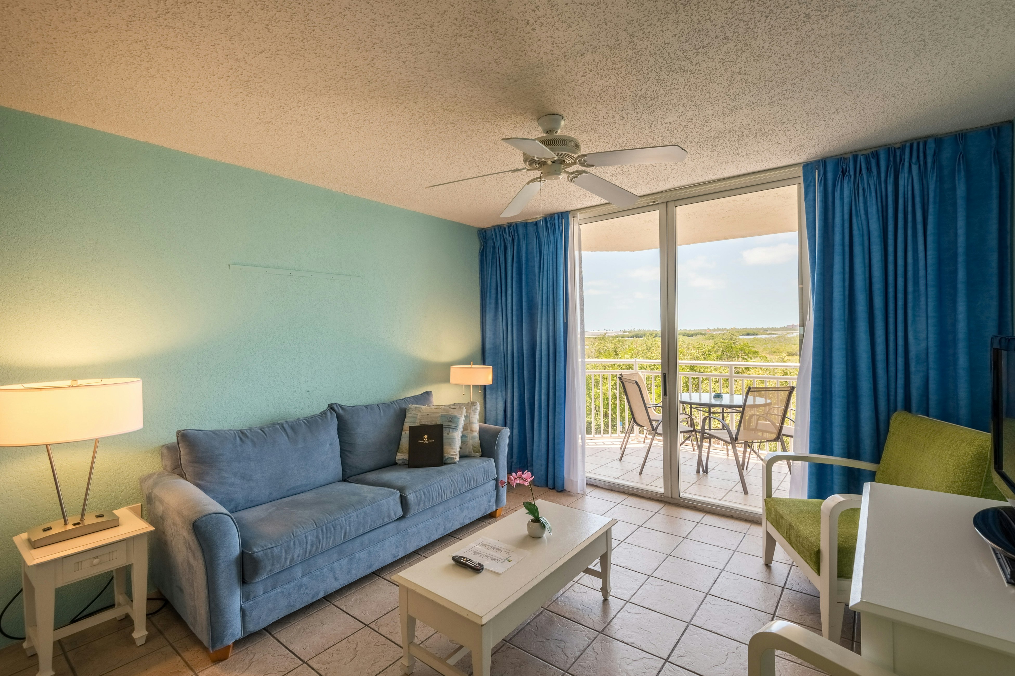 Sunrise Suites - Bonaire Suite 210