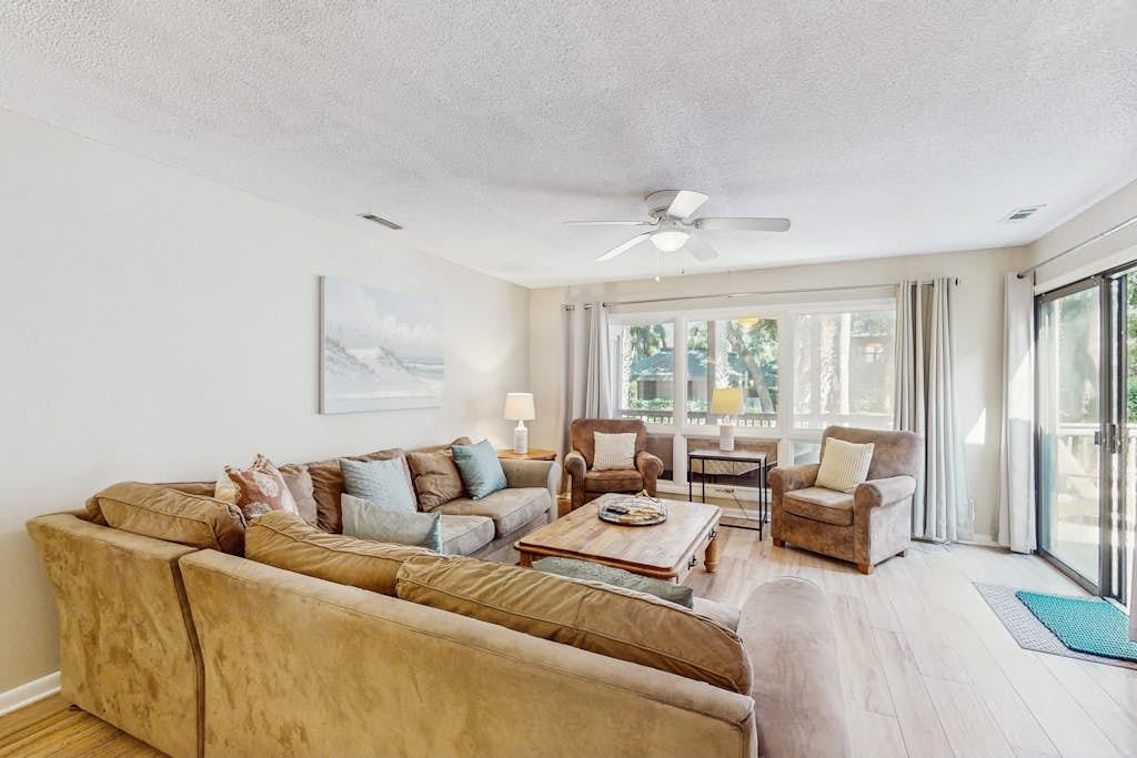 Shipyard Condo next to pool, near tennis, beach and restaurants — Hilton Head, SC — vacation rental