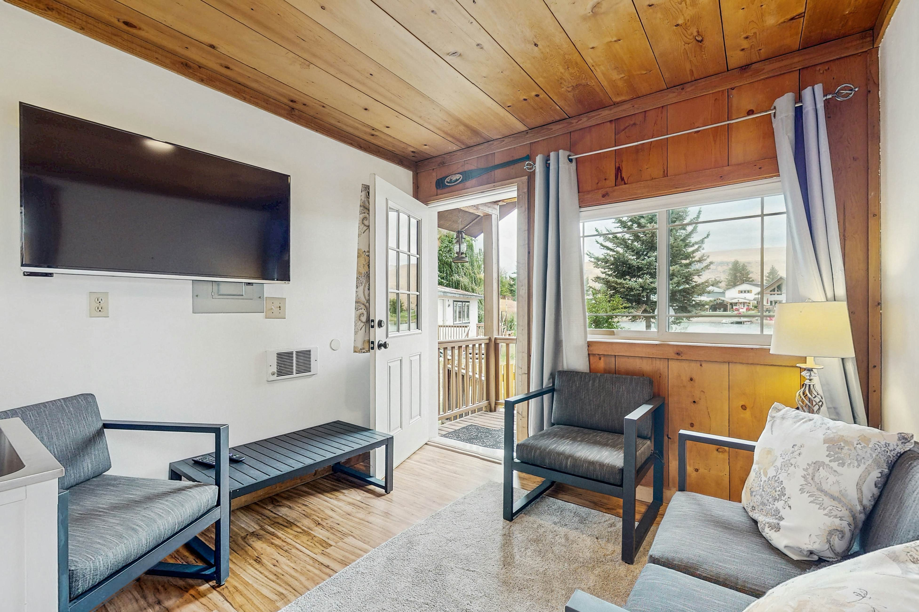 Tranquil Shores Hideaway