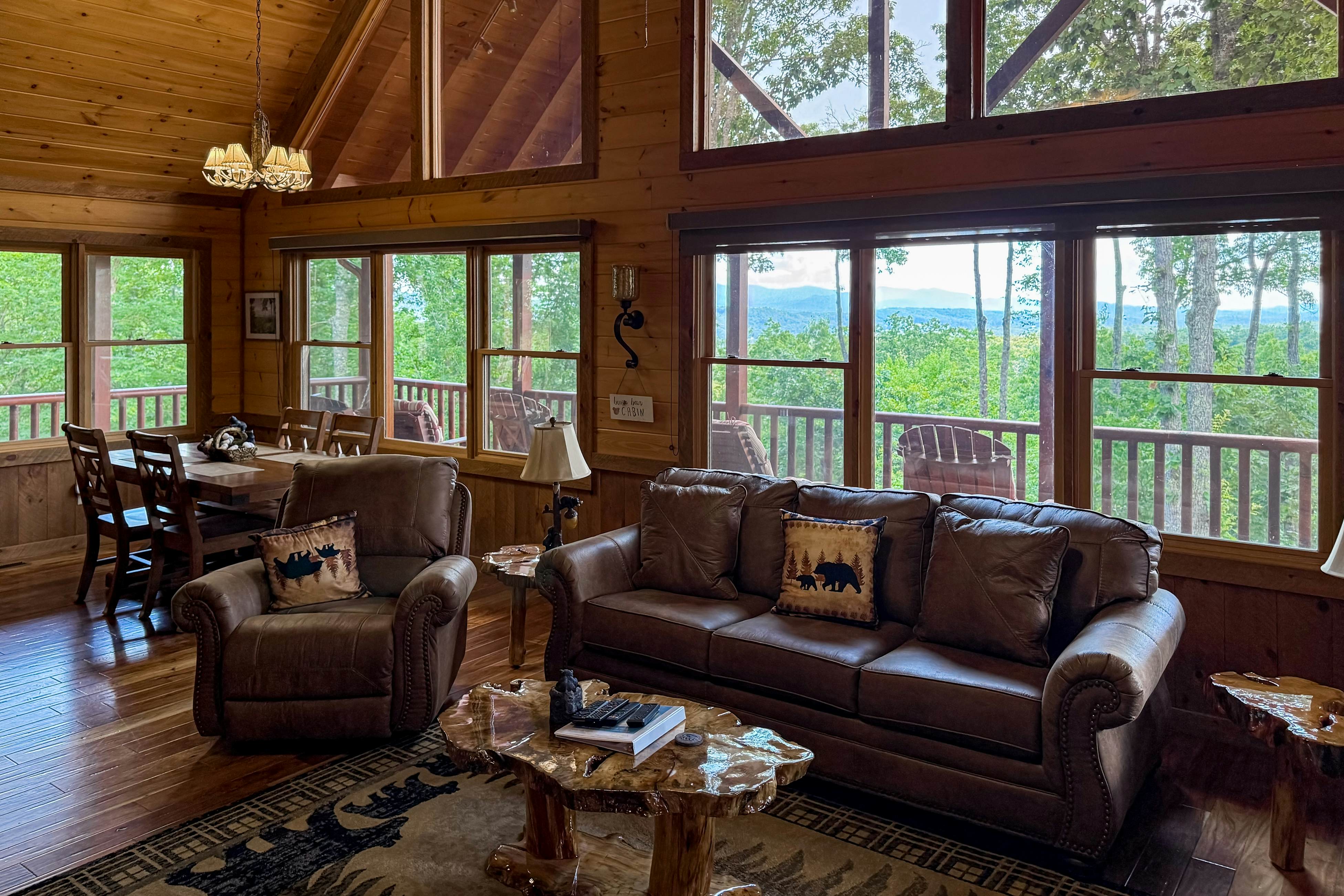 Bougie Bear Cabin 