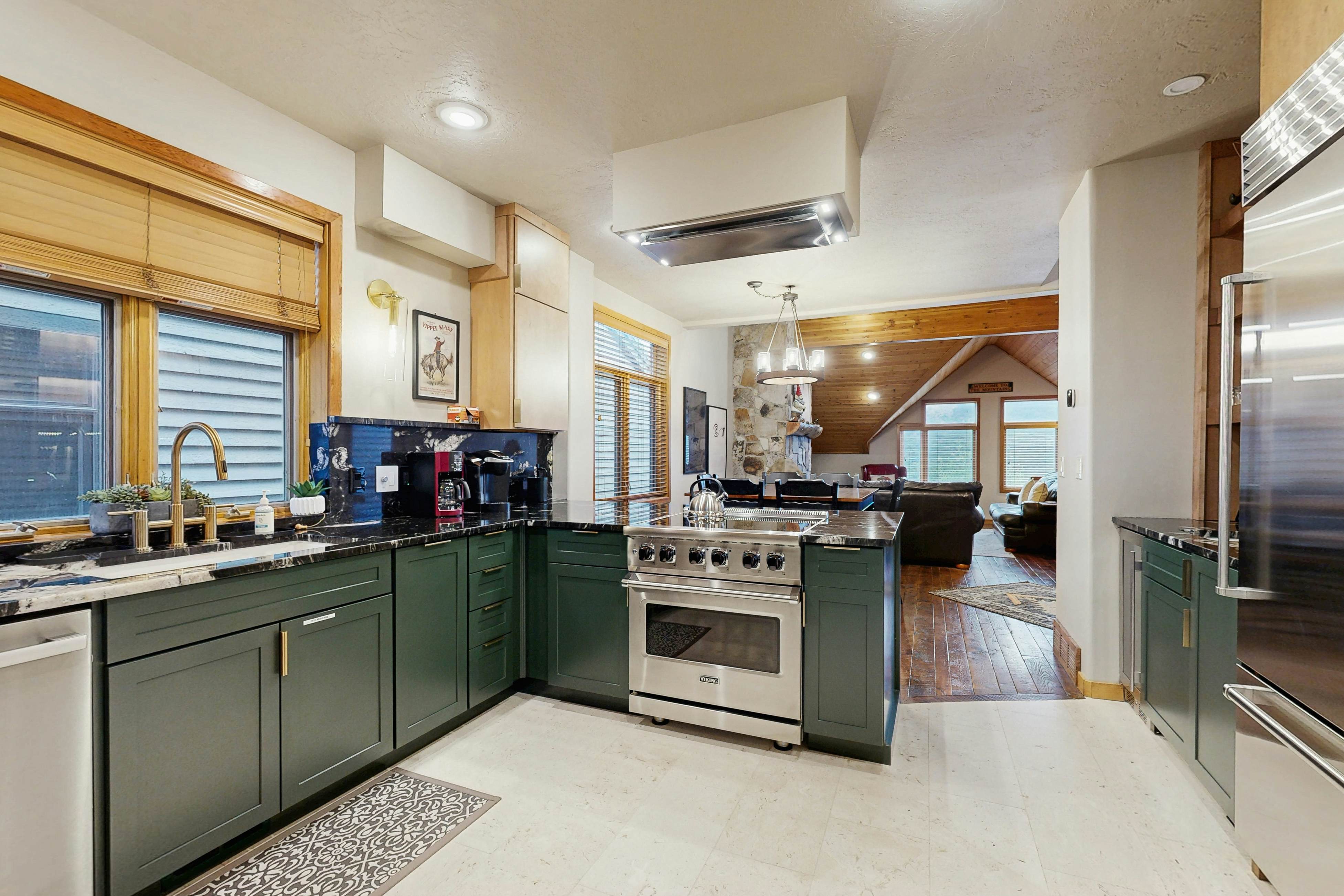 Luxury Old Town Ski House-Steps to Slopes