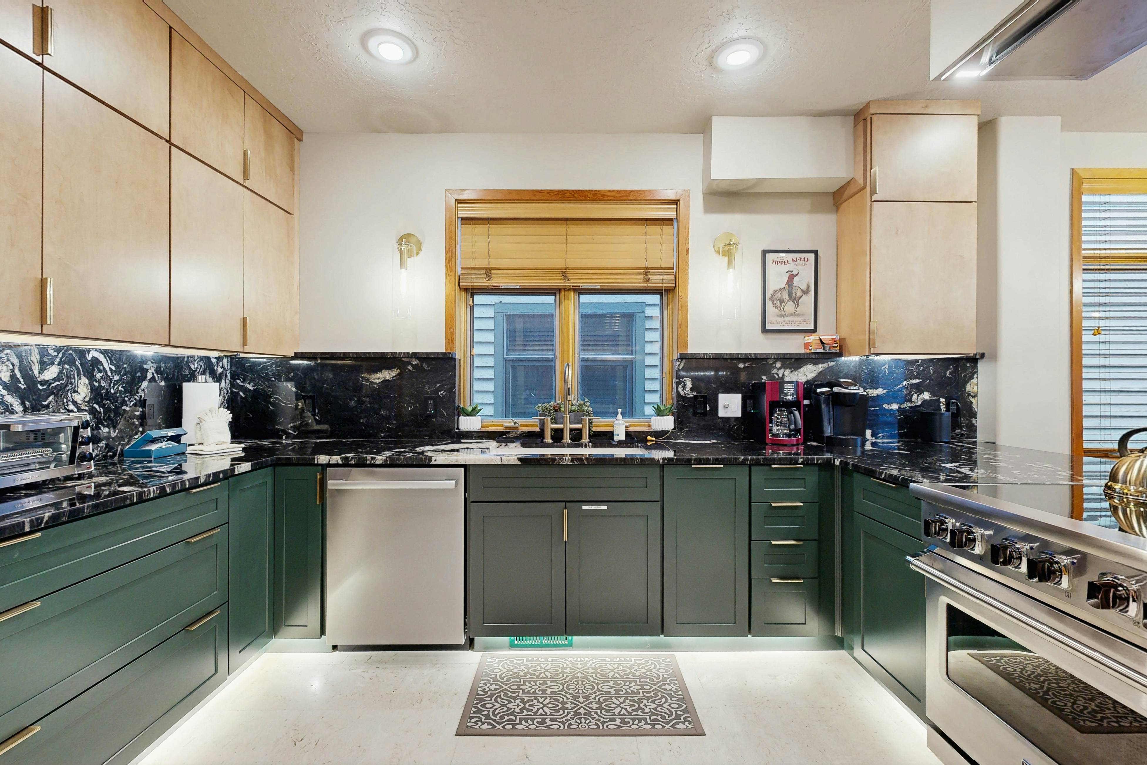 Luxury Old Town Ski House-Steps to Slopes