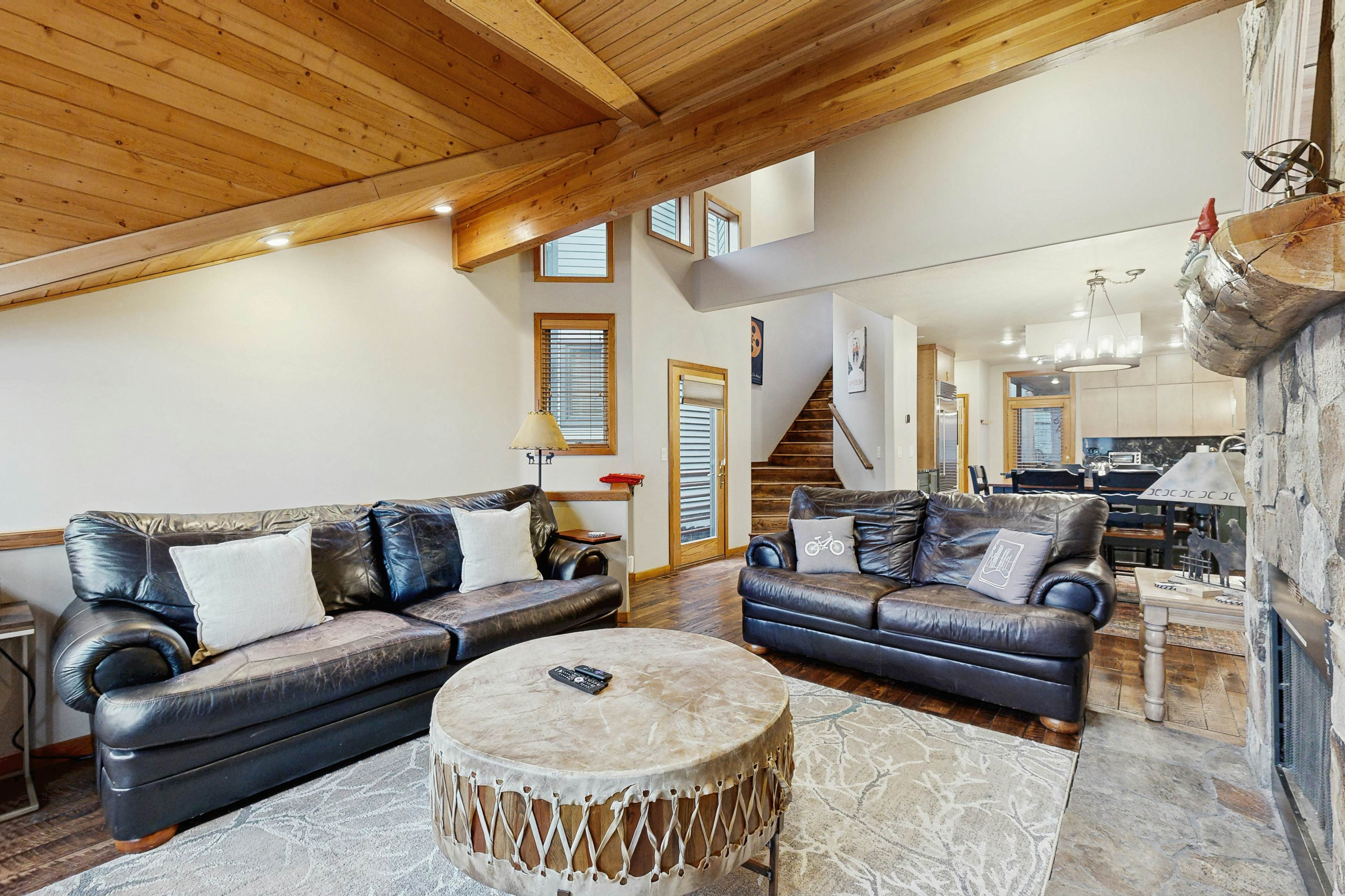 Luxury Old Town Ski House-Steps to Slopes