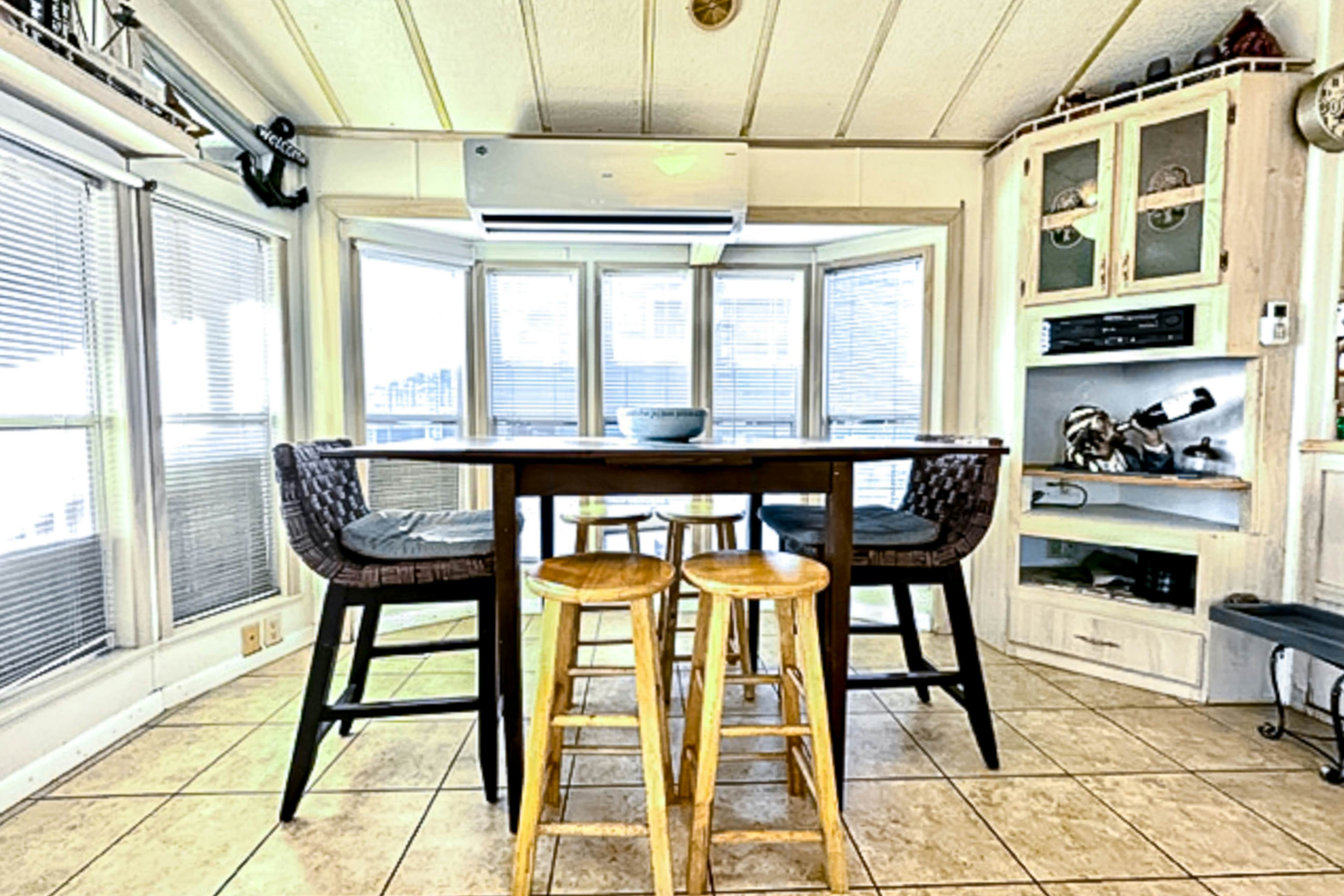 Long Island Village 495 W. Clam