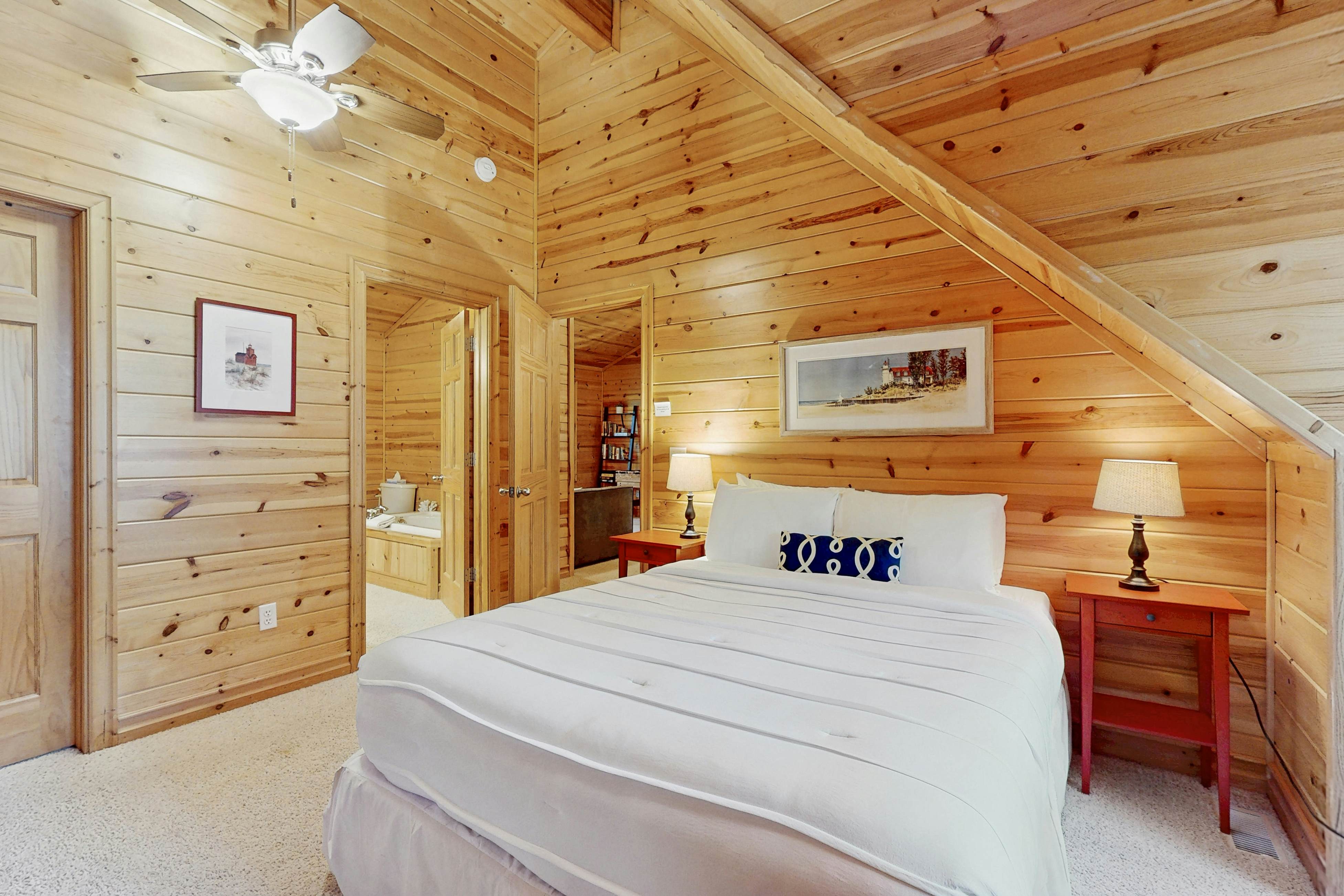 Kingfisher Cove Cabin 19