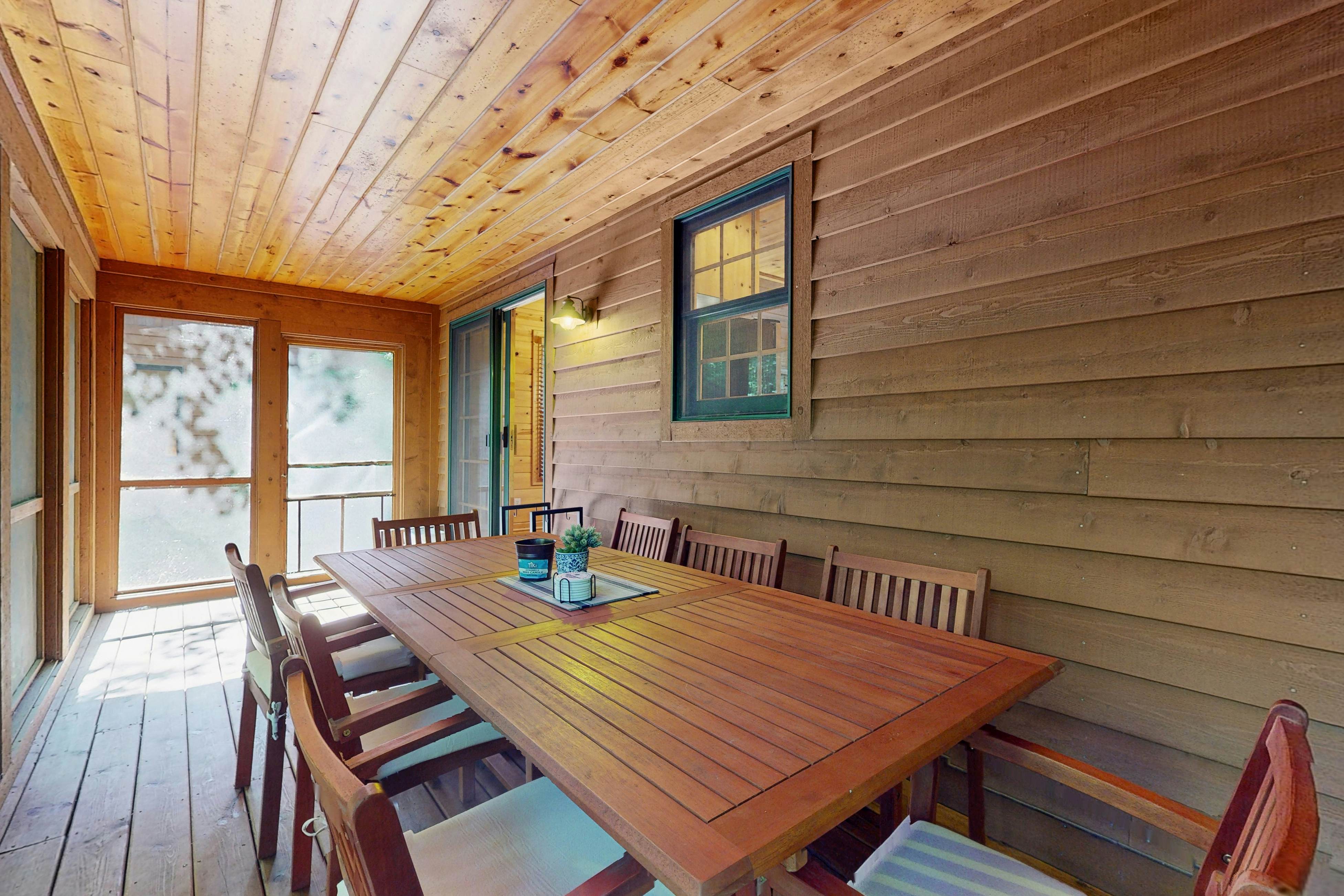 Kingfisher Cove Cabin 19