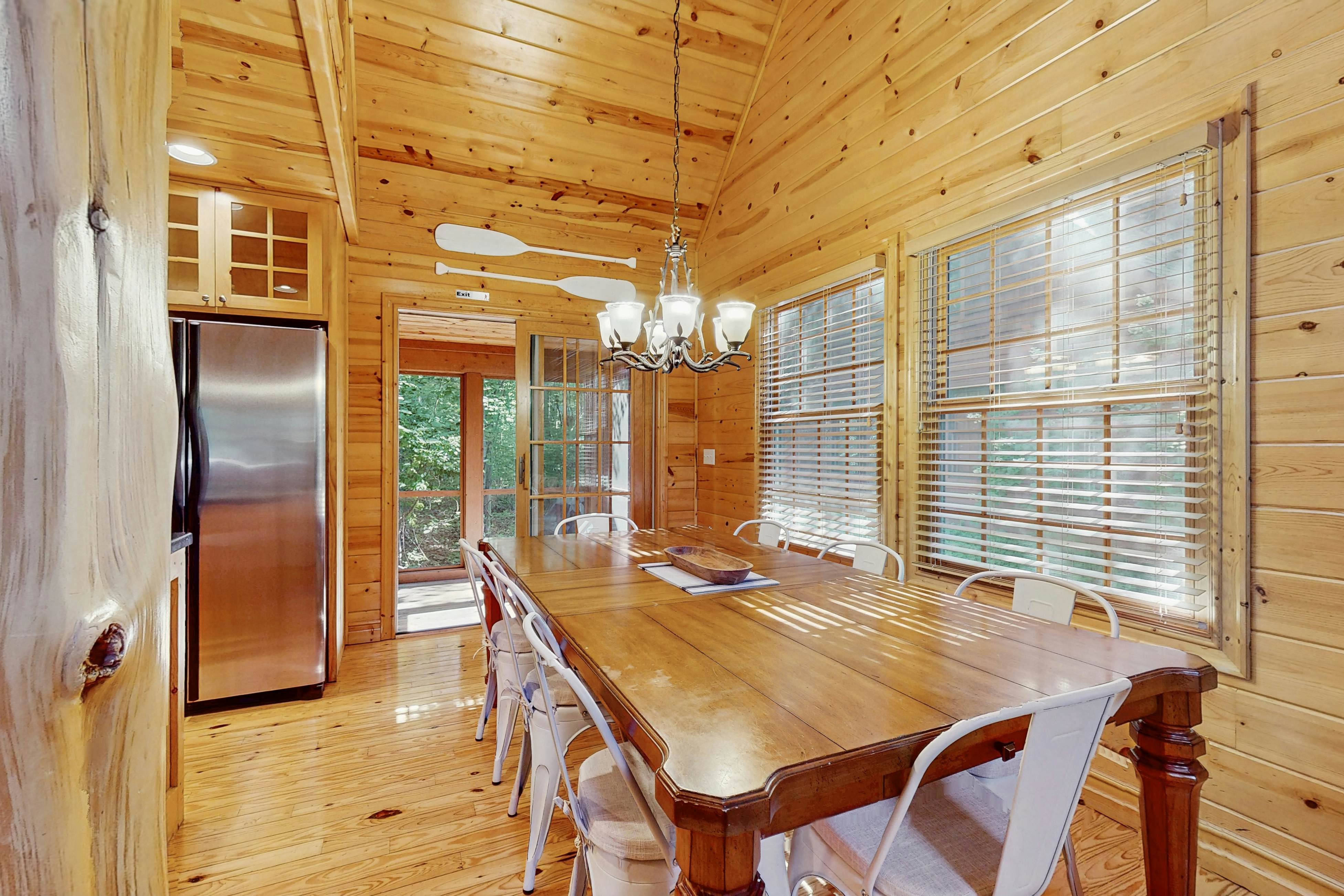 Kingfisher Cove Cabin 19