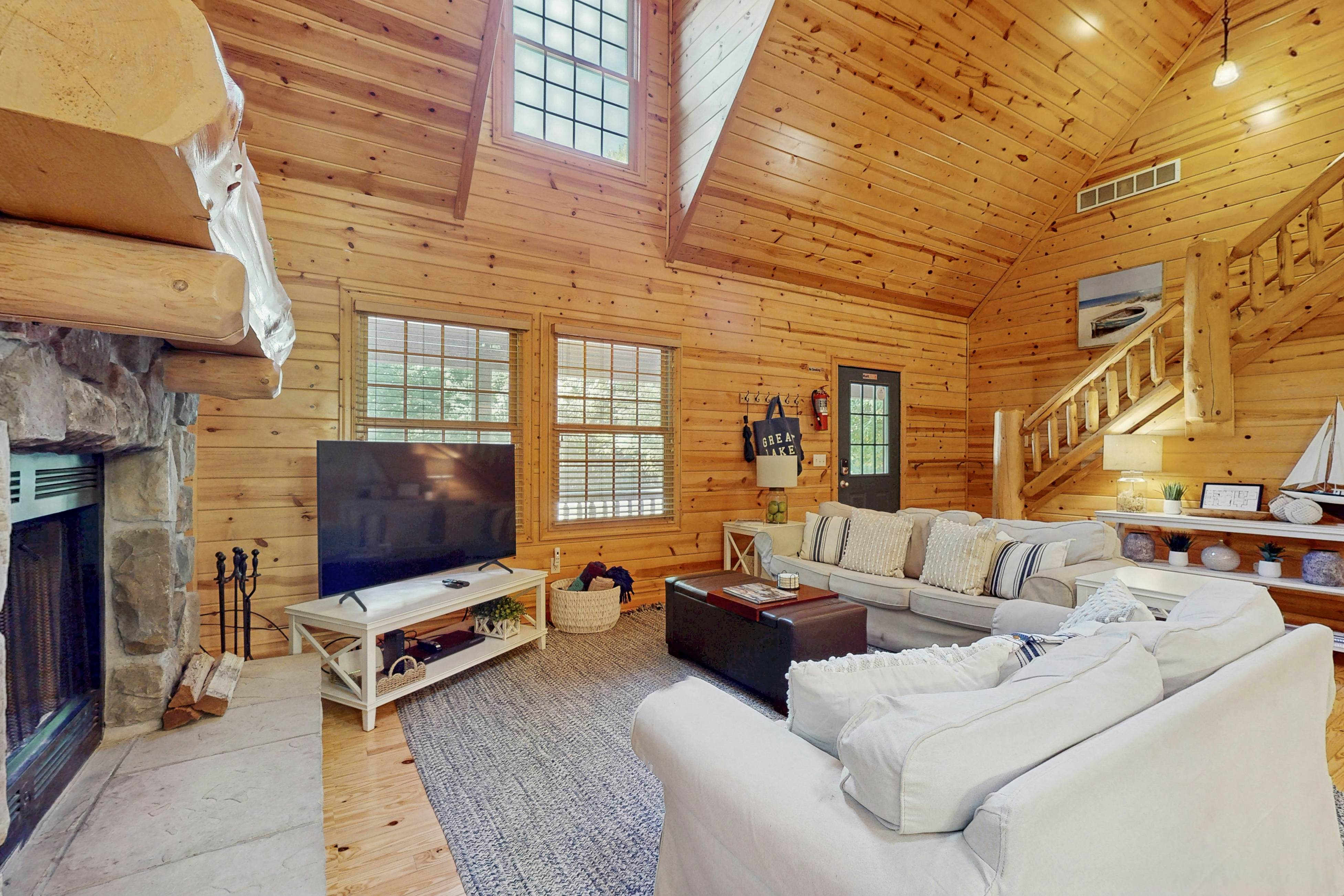 Kingfisher Cove Cabin 19