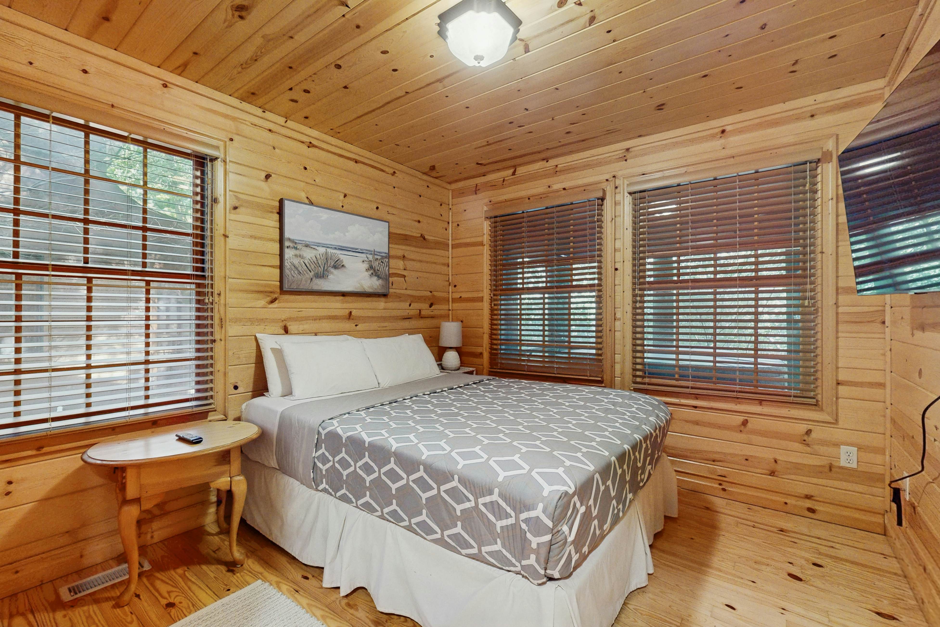 Kingfisher Cove Cabin 19