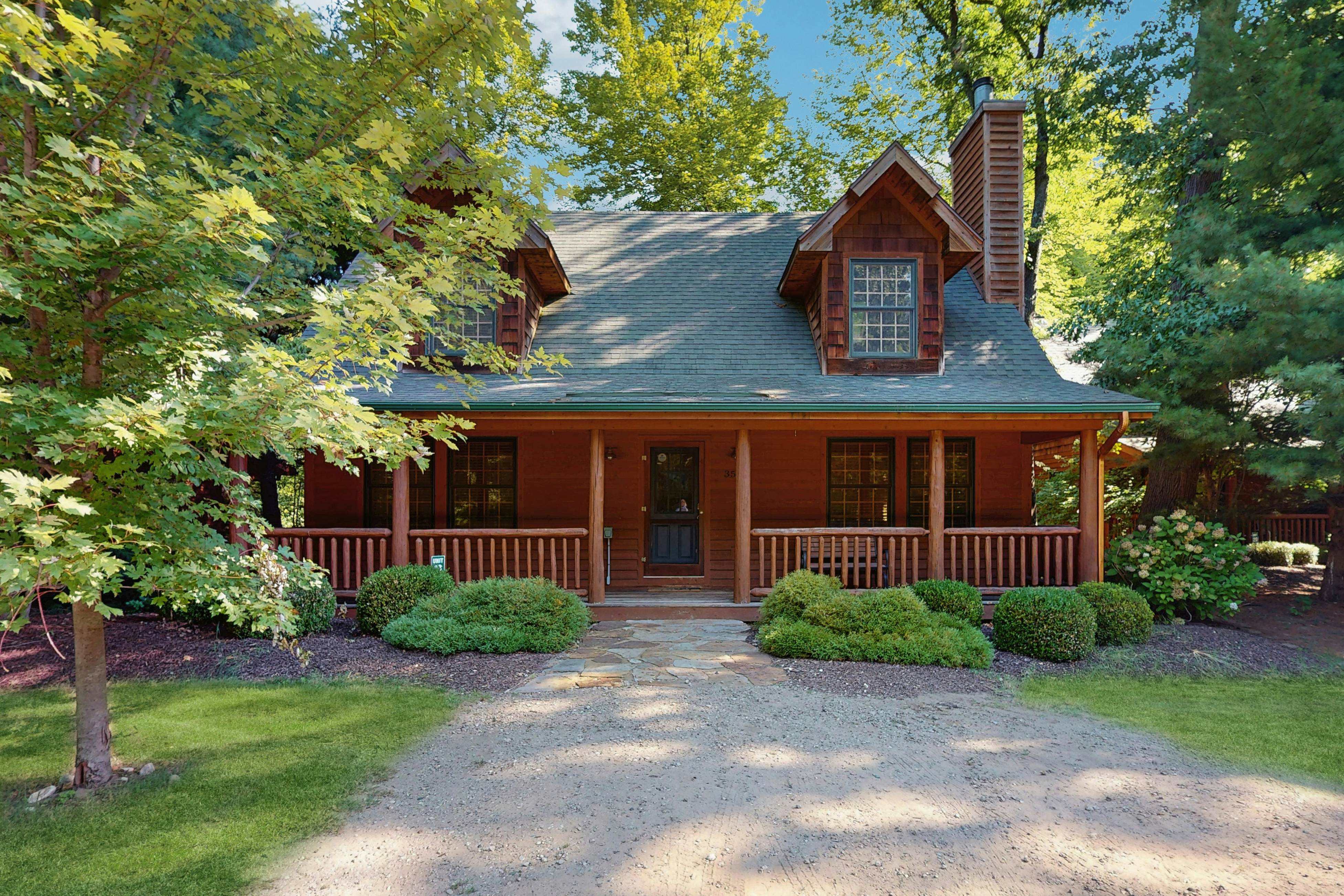 Kingfisher Cove Cabin 19