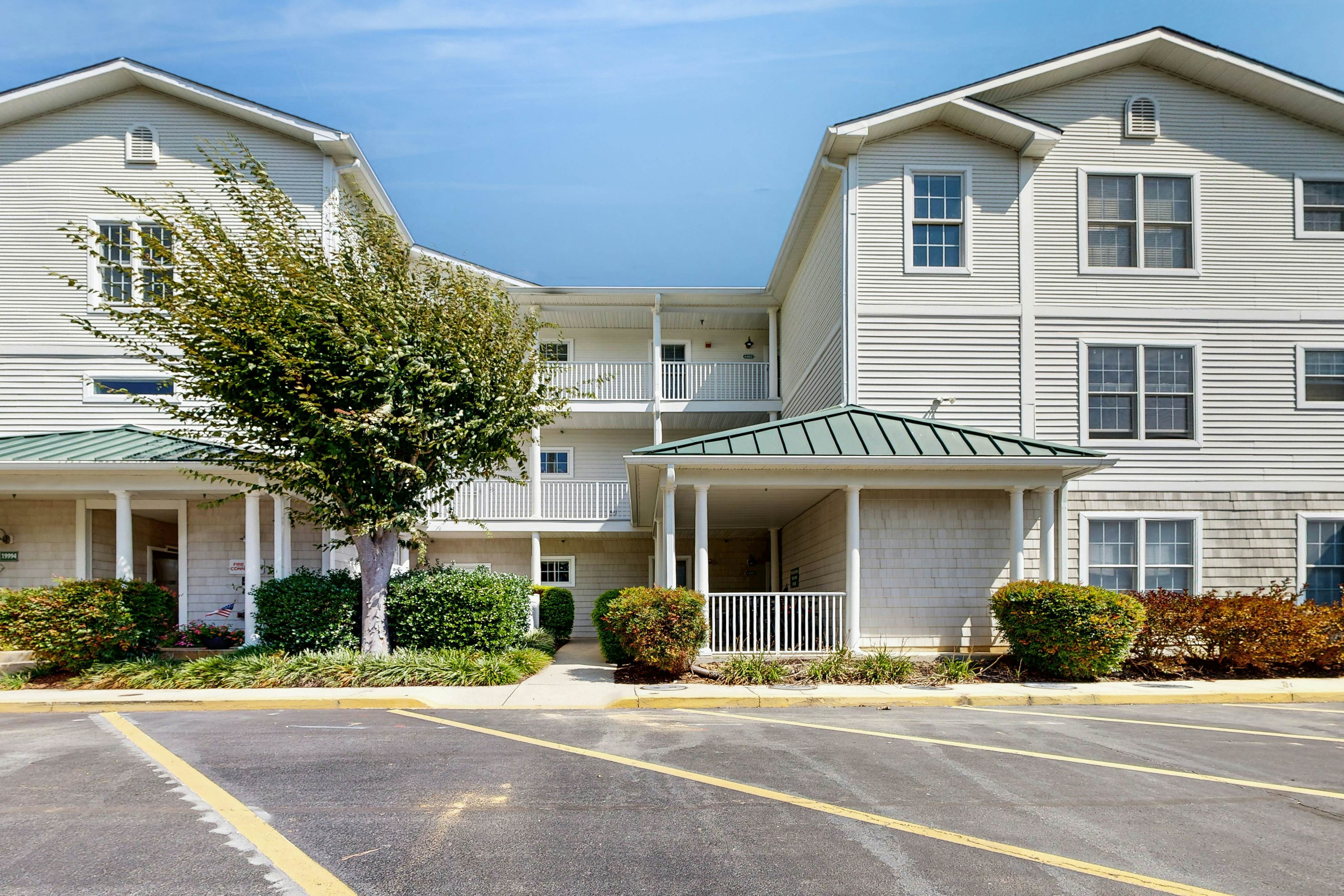 The Tides - 19994 Sandy Bottom Cir, Unit #8105