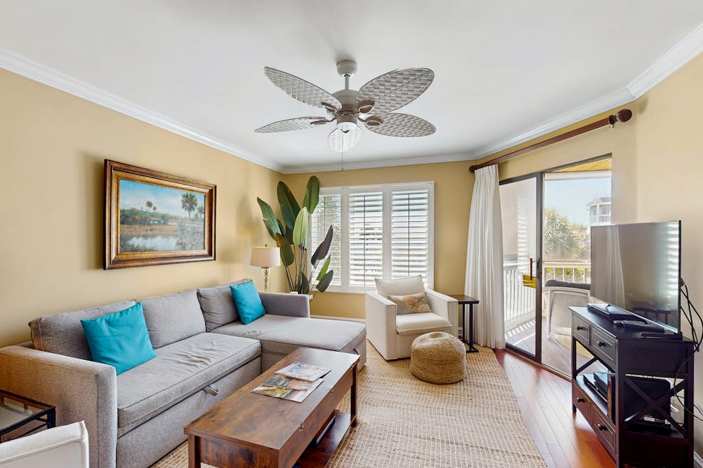 Professionally-decorated villa w/beautiful ocean views and shared pool & grill — Isle of Palms, SC — vacation rental