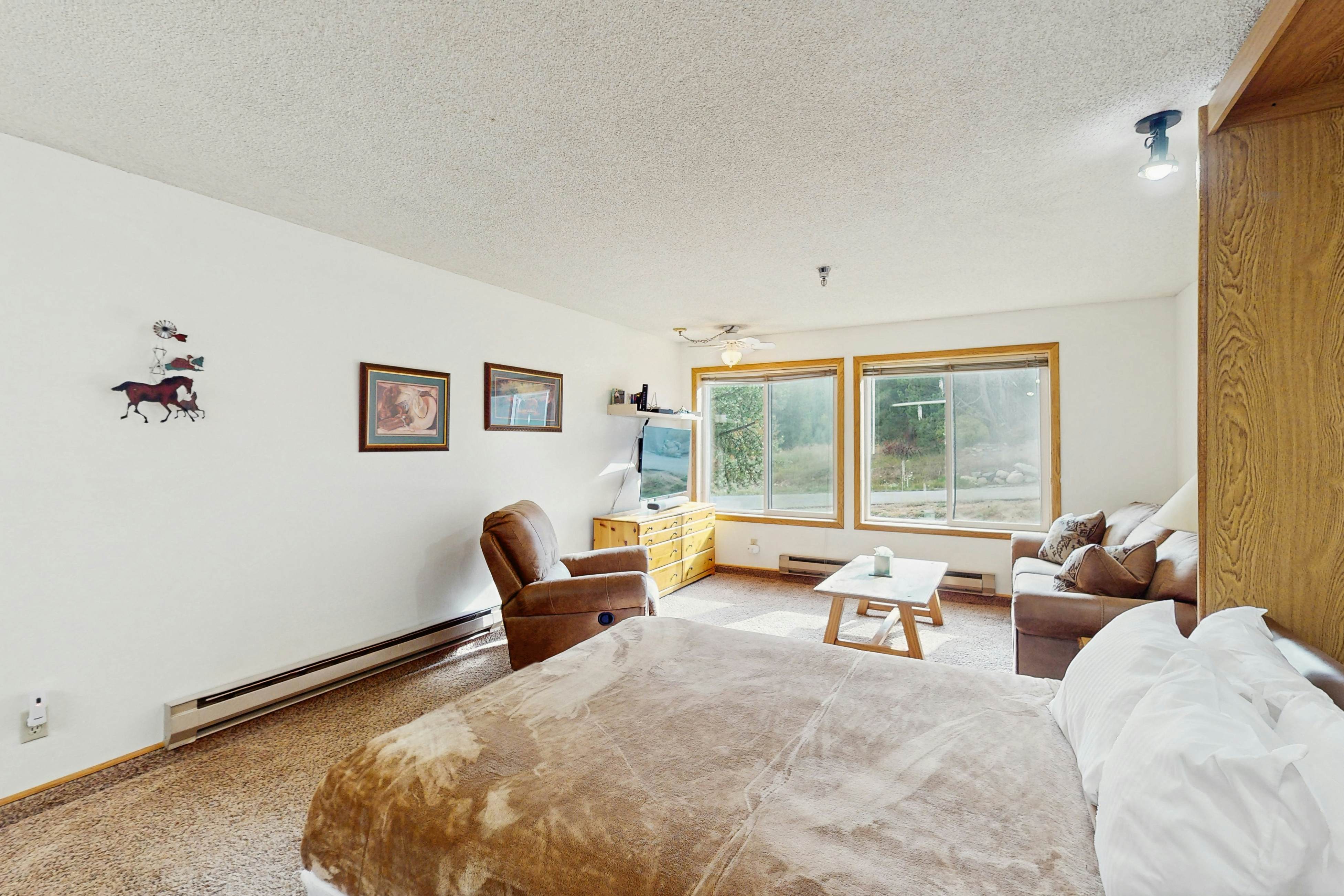 Snowblaze Condominiums E103