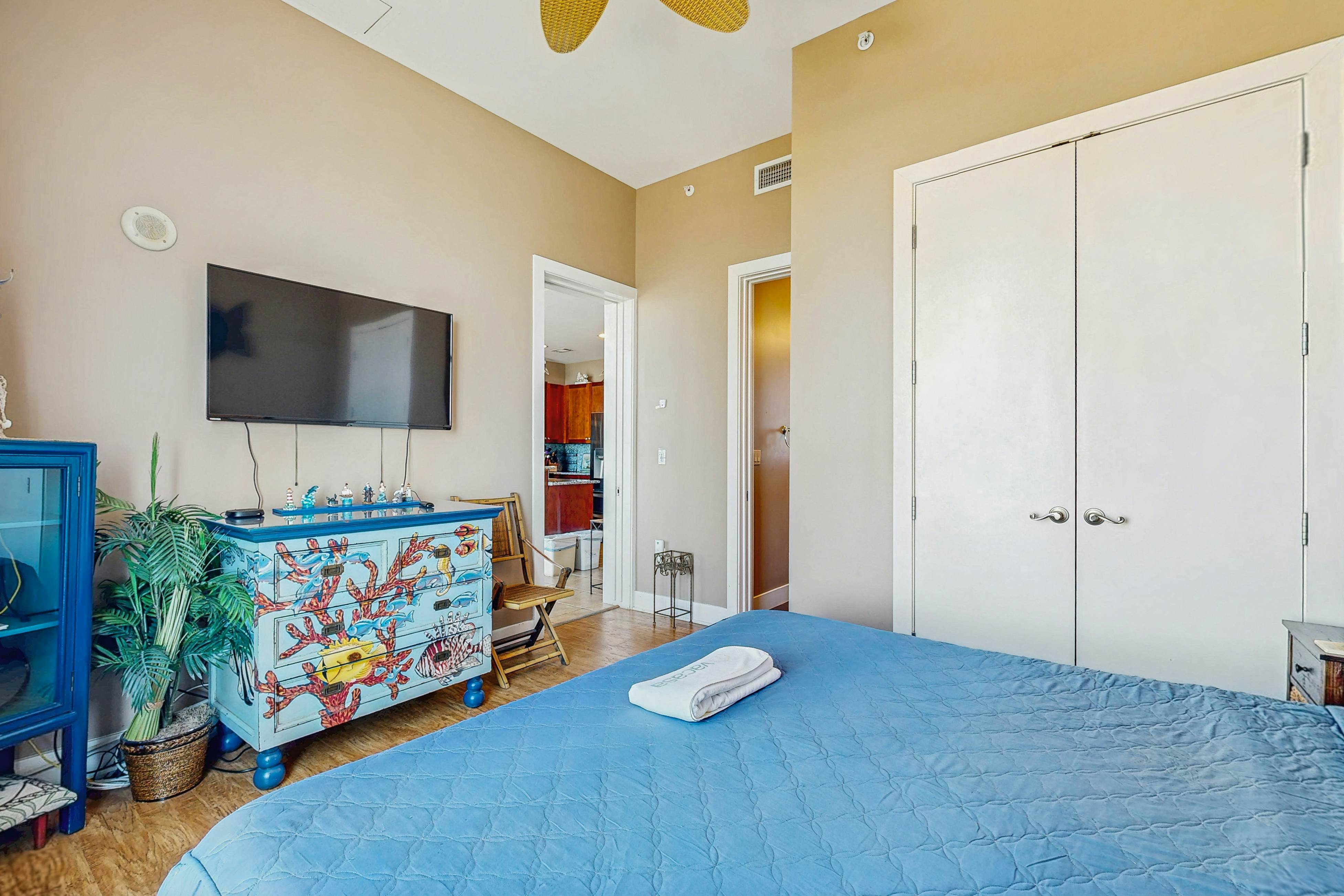 Emerald By the Sea #1302