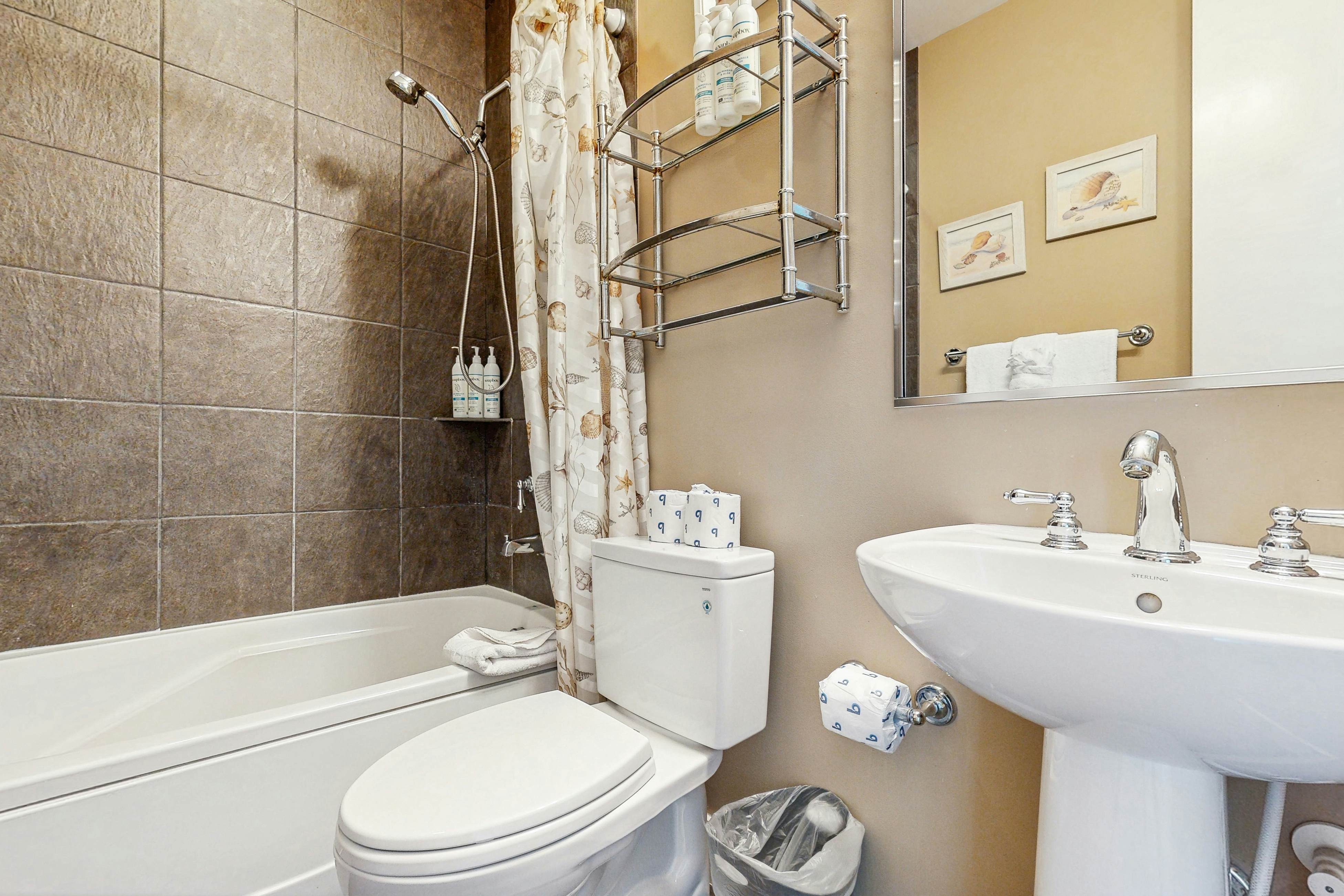 Emerald By the Sea #1302