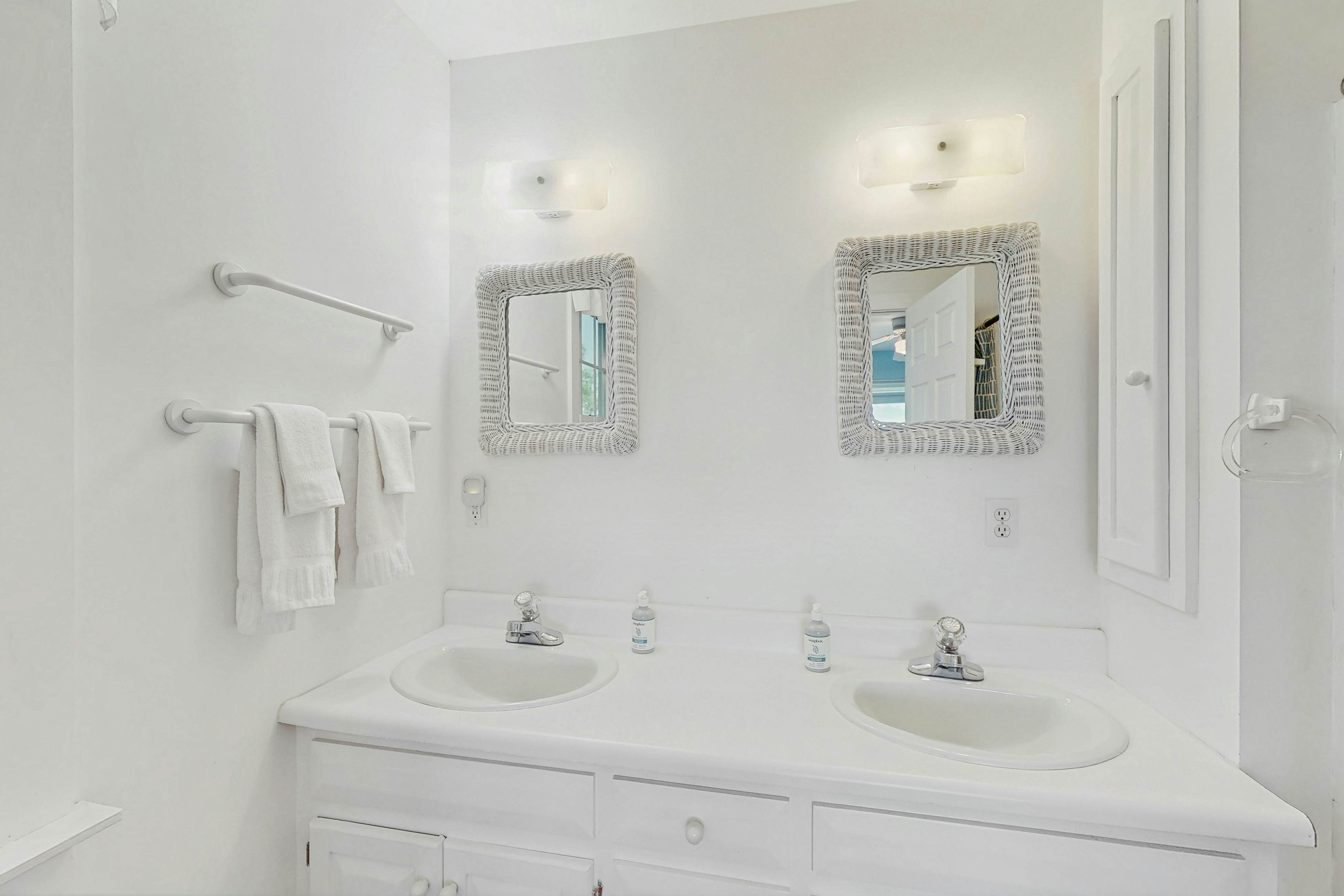 North Fork Waterfront Gem